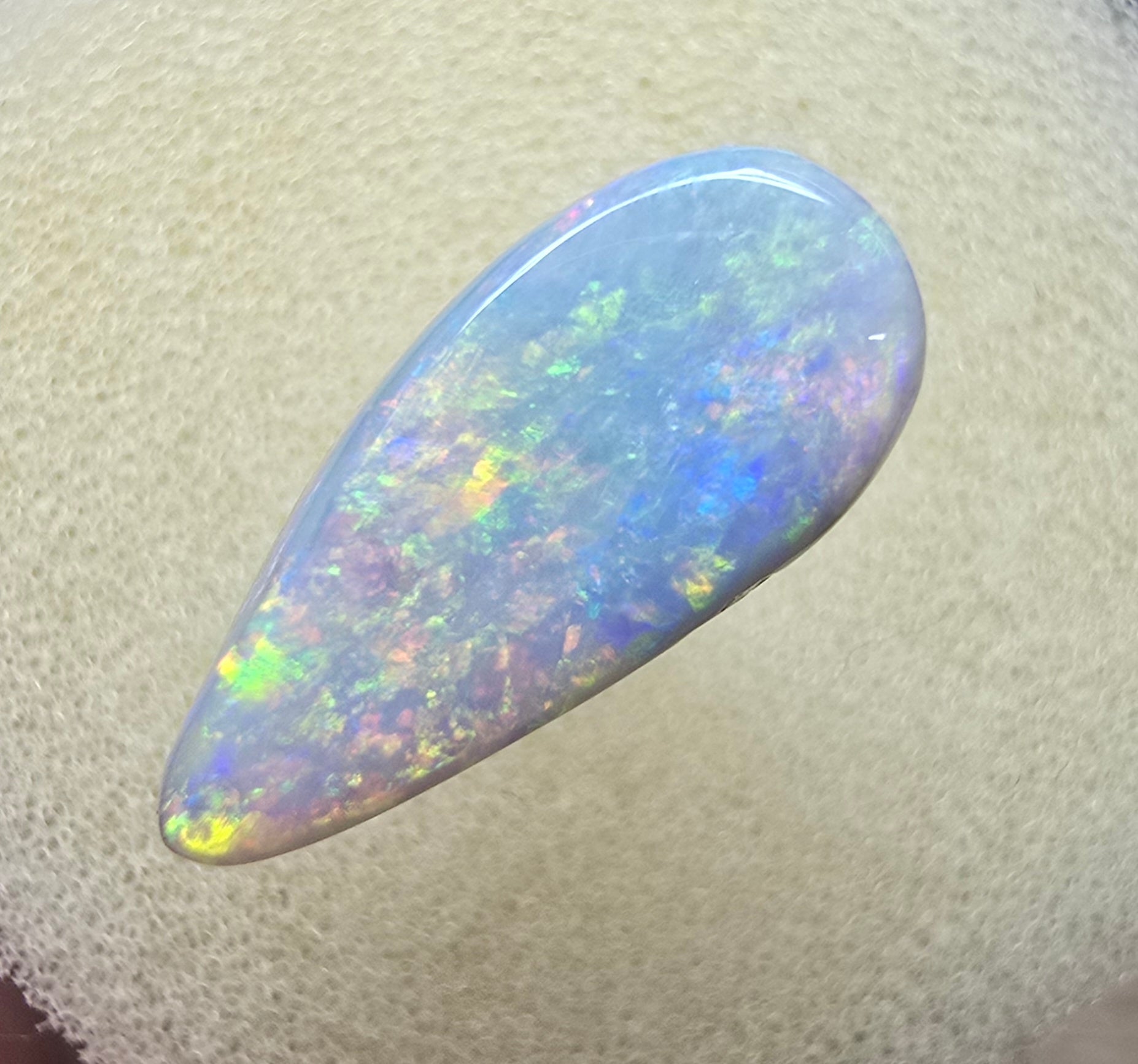 A909 - Freeform flowing drop cut beauty