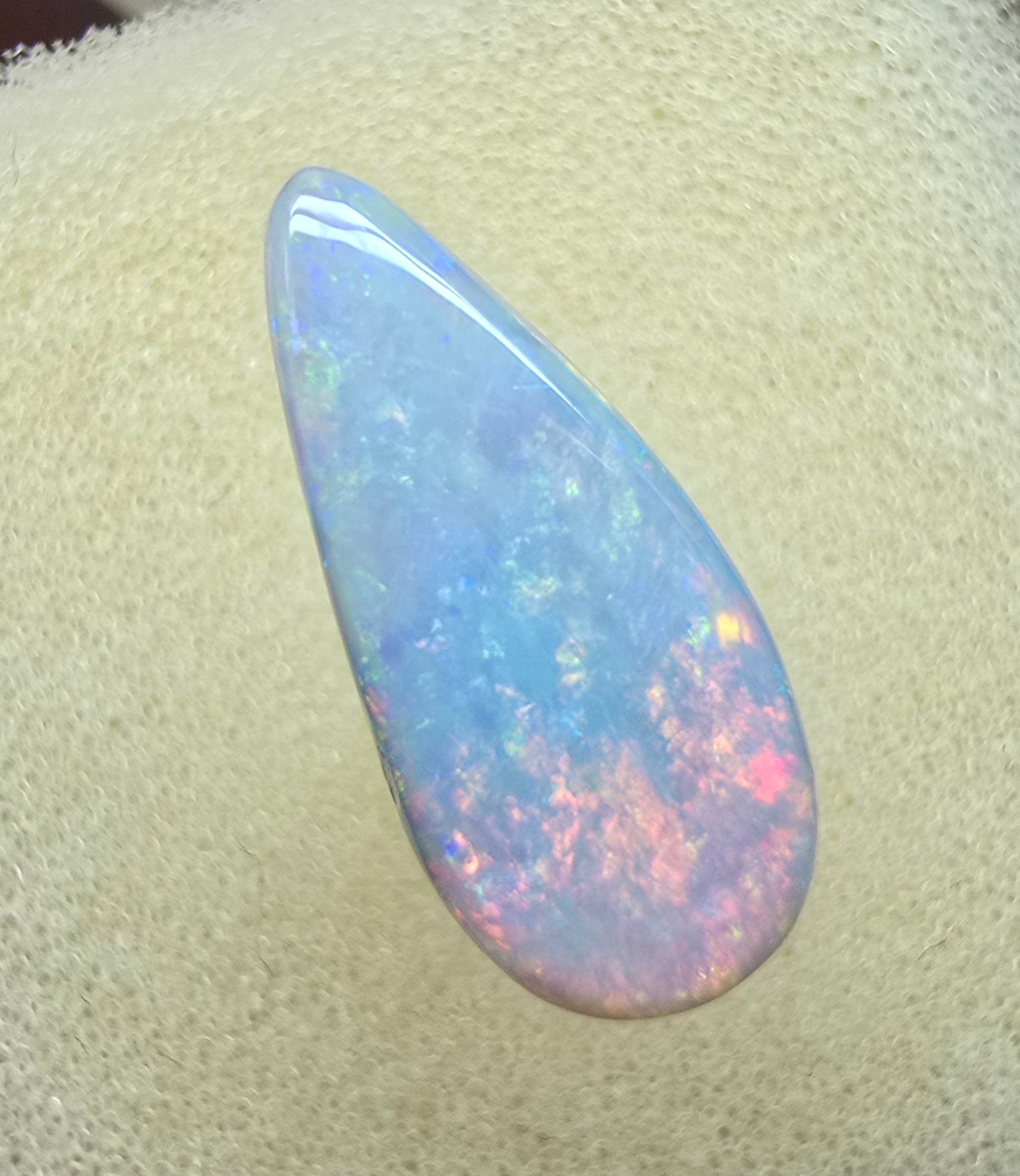A909 - Freeform flowing drop cut beauty