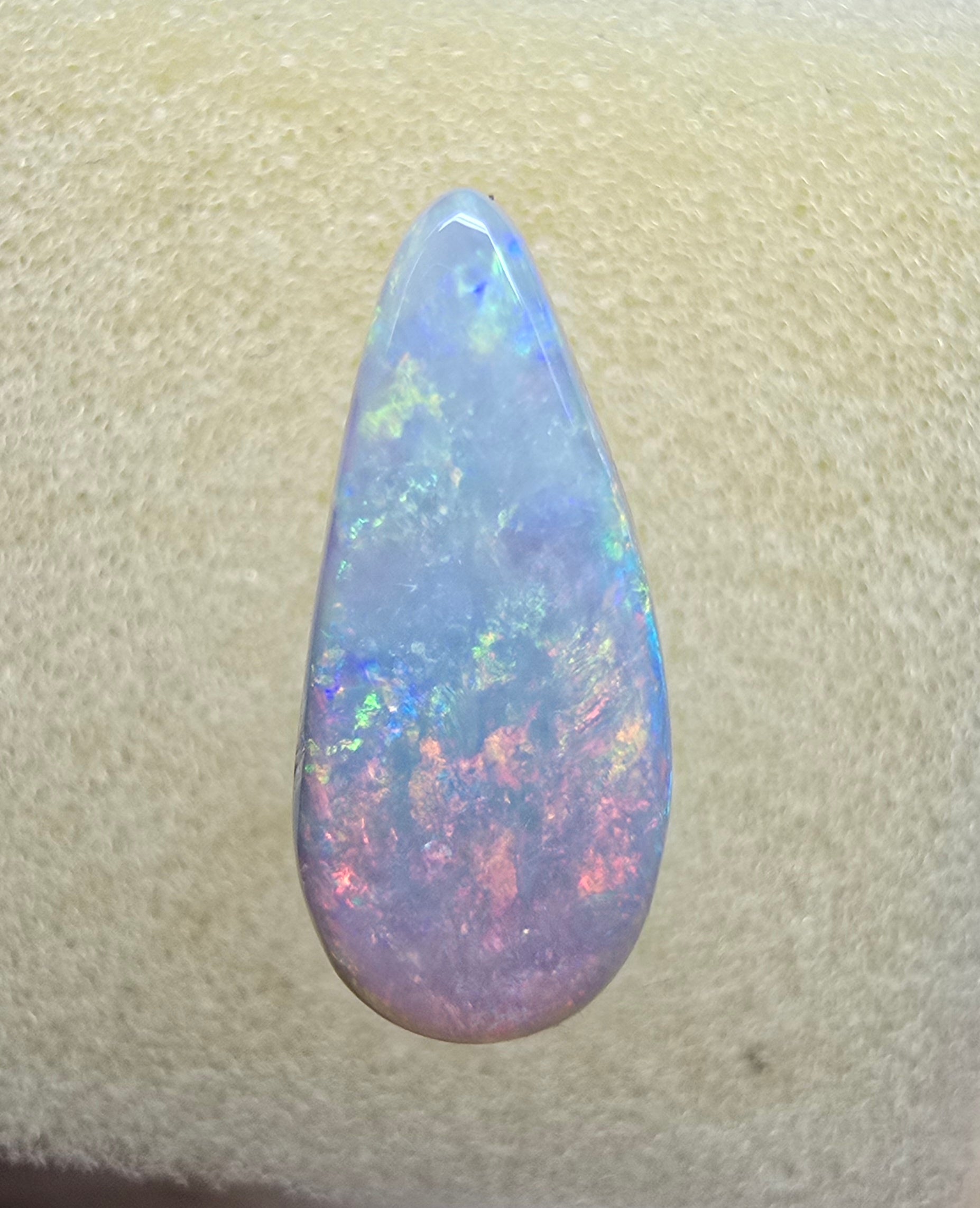 A909 - Freeform flowing drop cut beauty