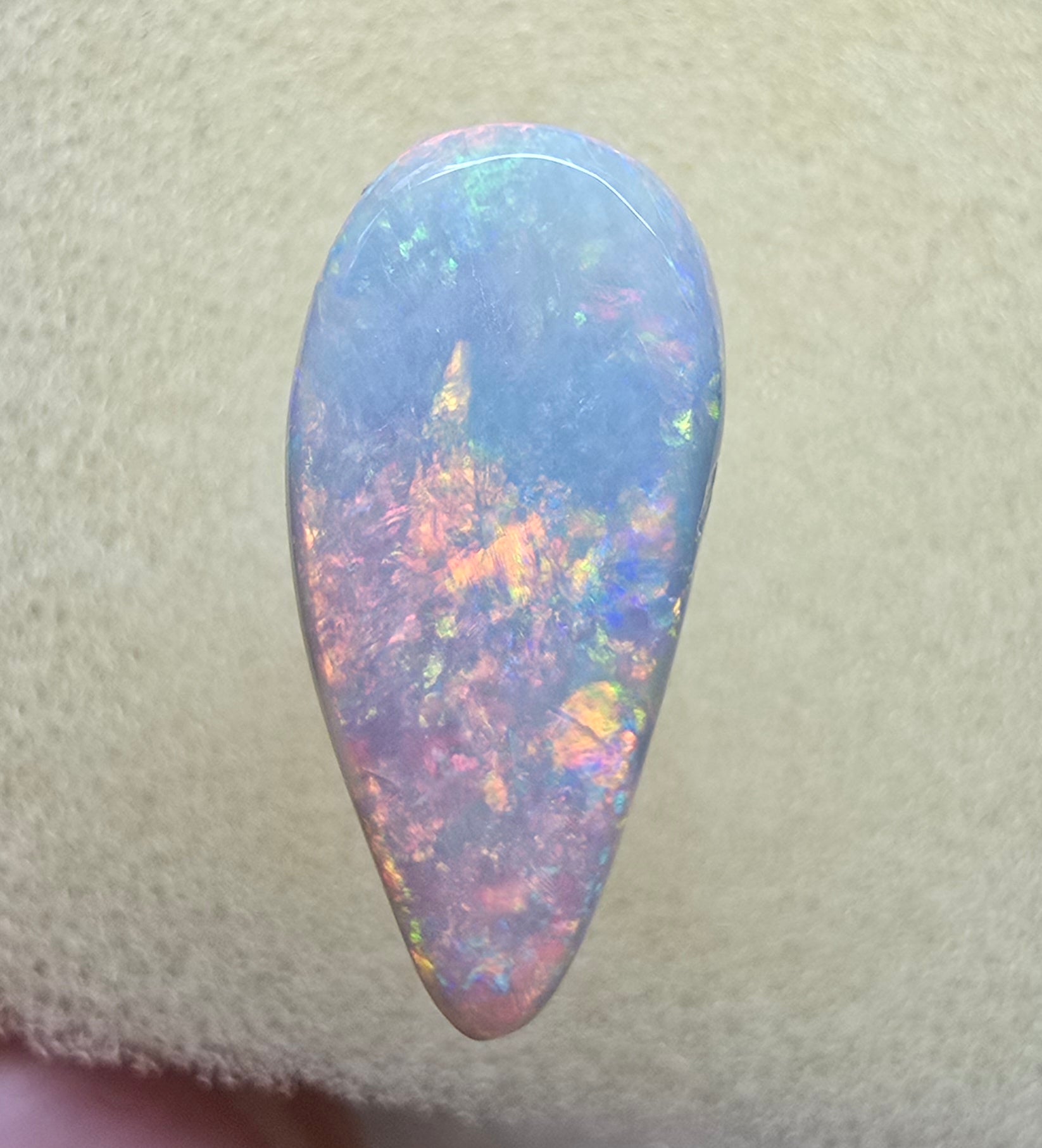 A909 - Freeform flowing drop cut beauty
