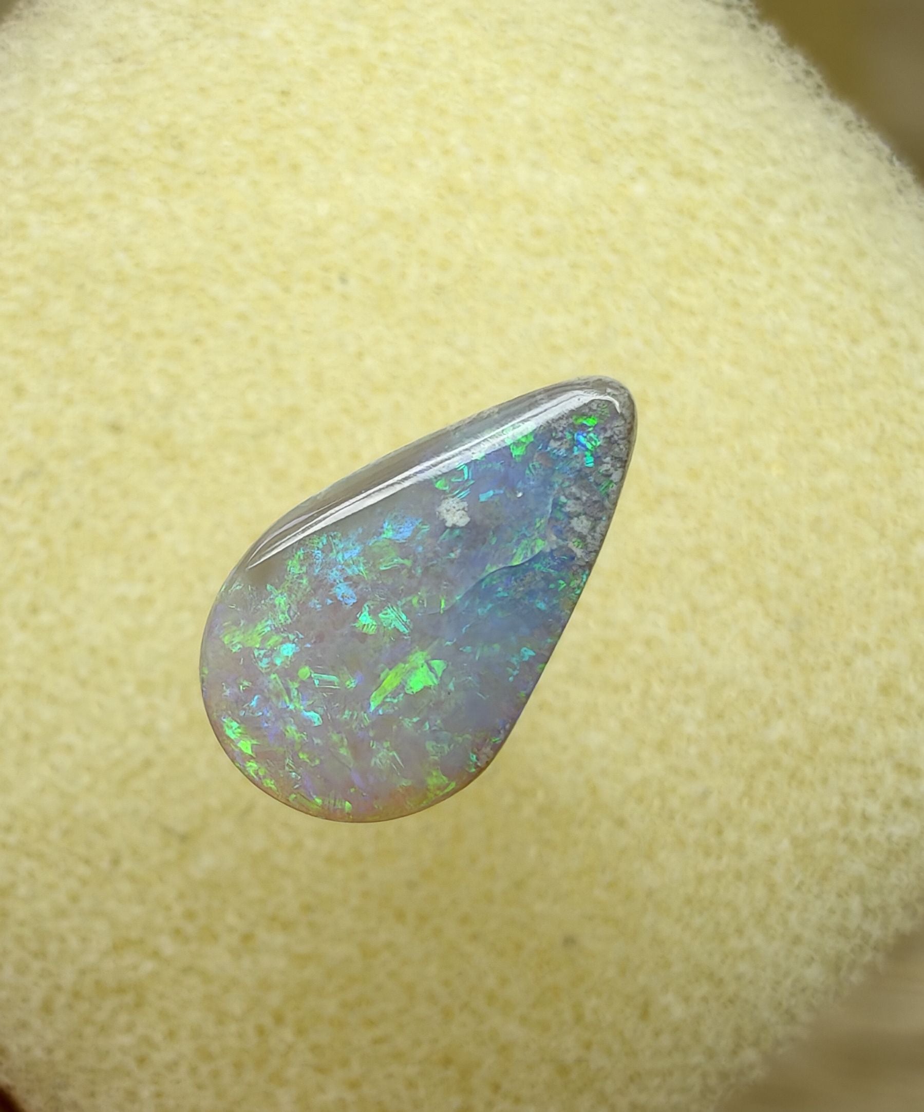 A944 - Glittery drop cut beauty.