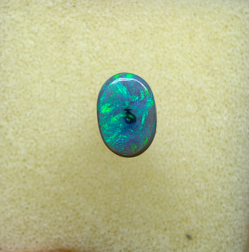 A948 - Flashy dark opal beauty