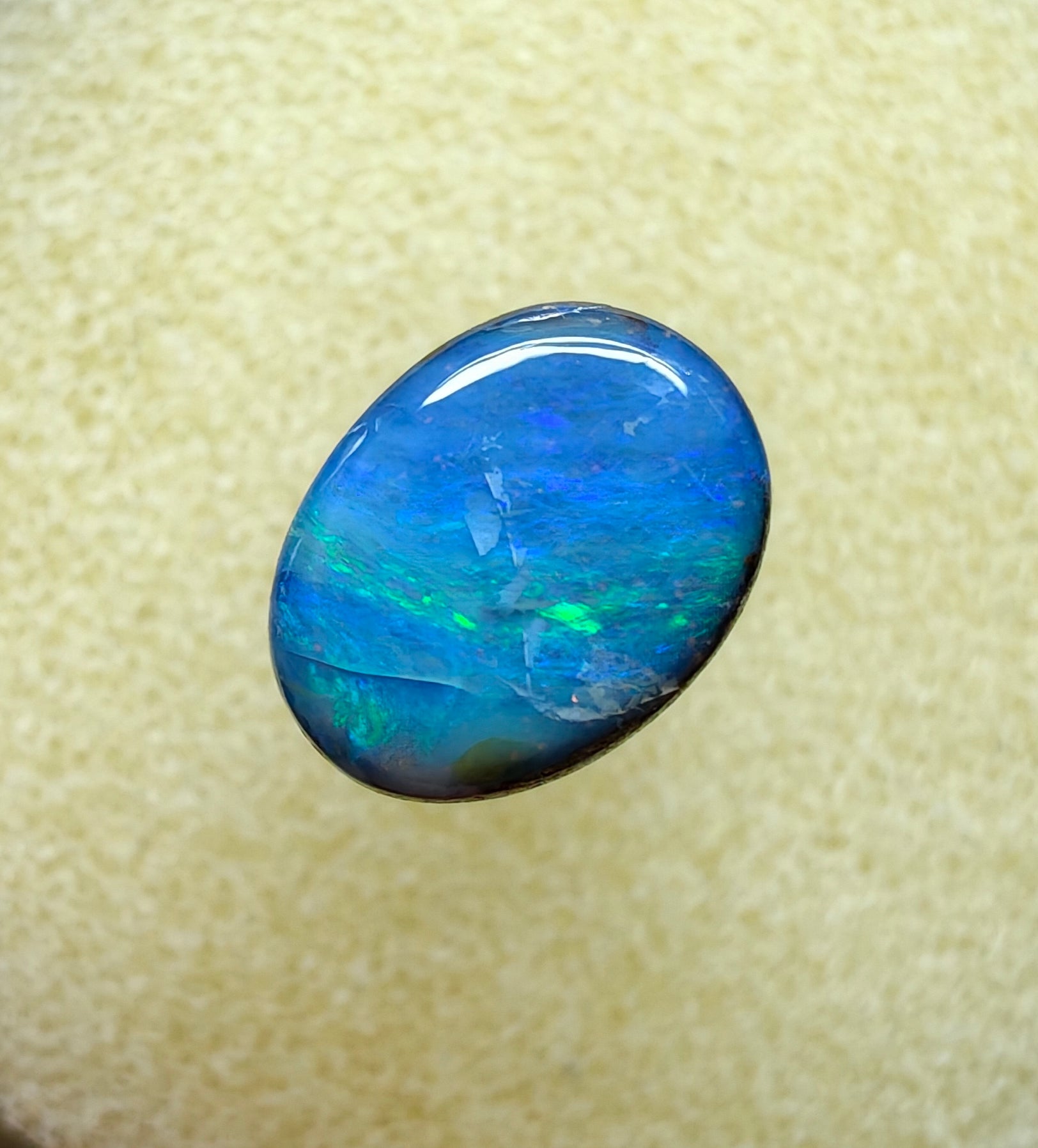 A950 - Round cut blue babe