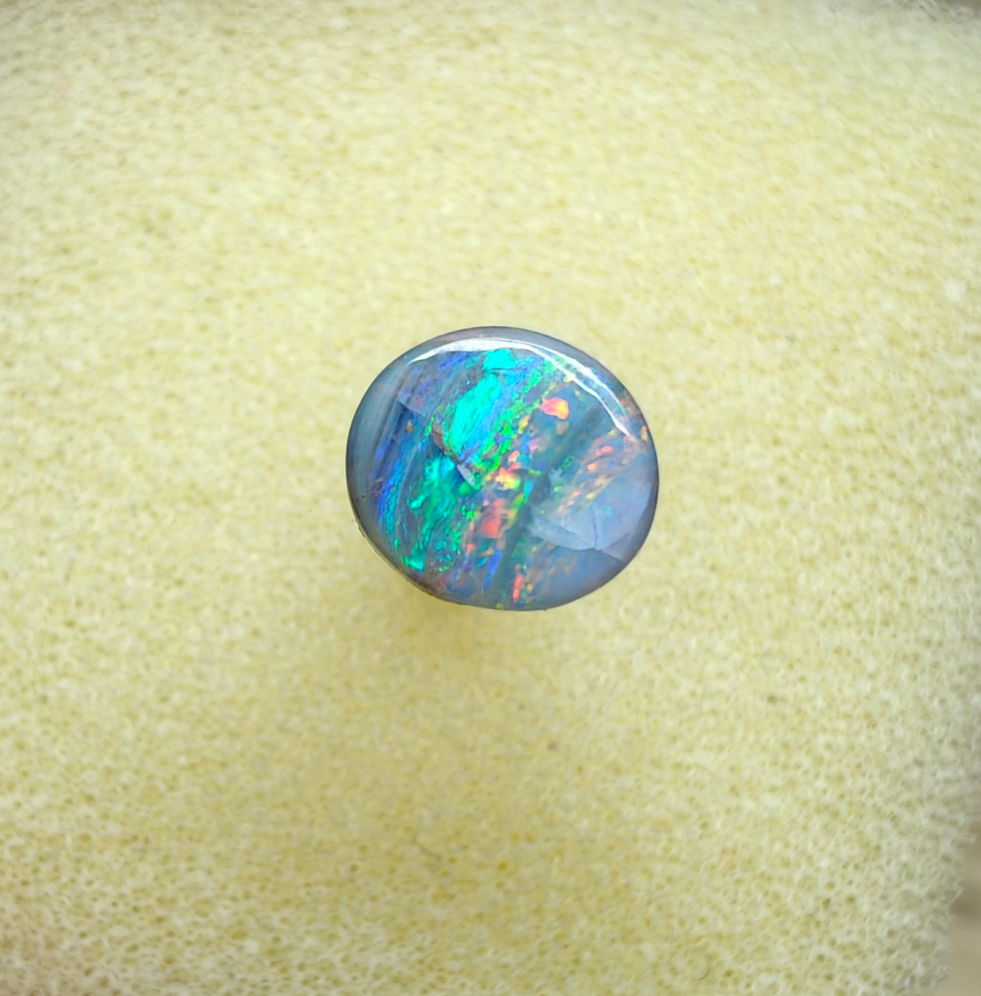 A953 - Bright round cut stunner