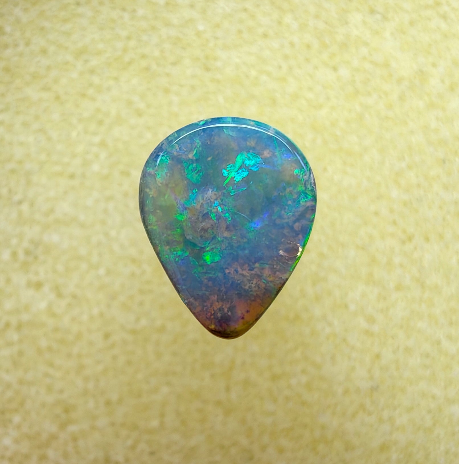 A955 - Beautiful and bright drop cut