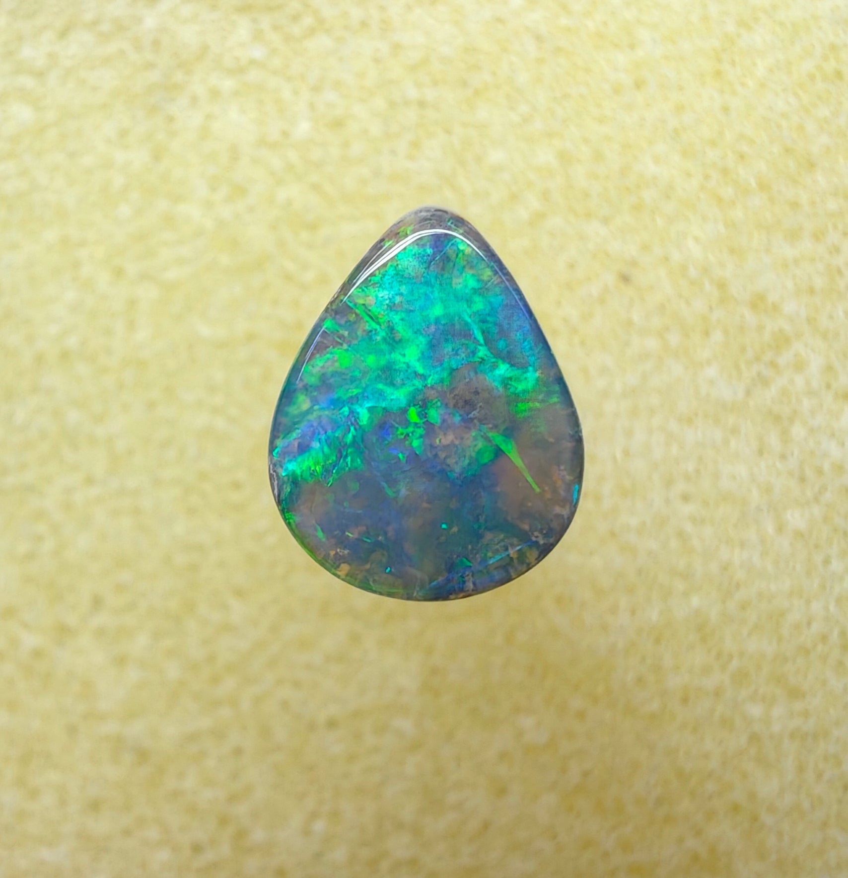 A955 - Beautiful and bright drop cut