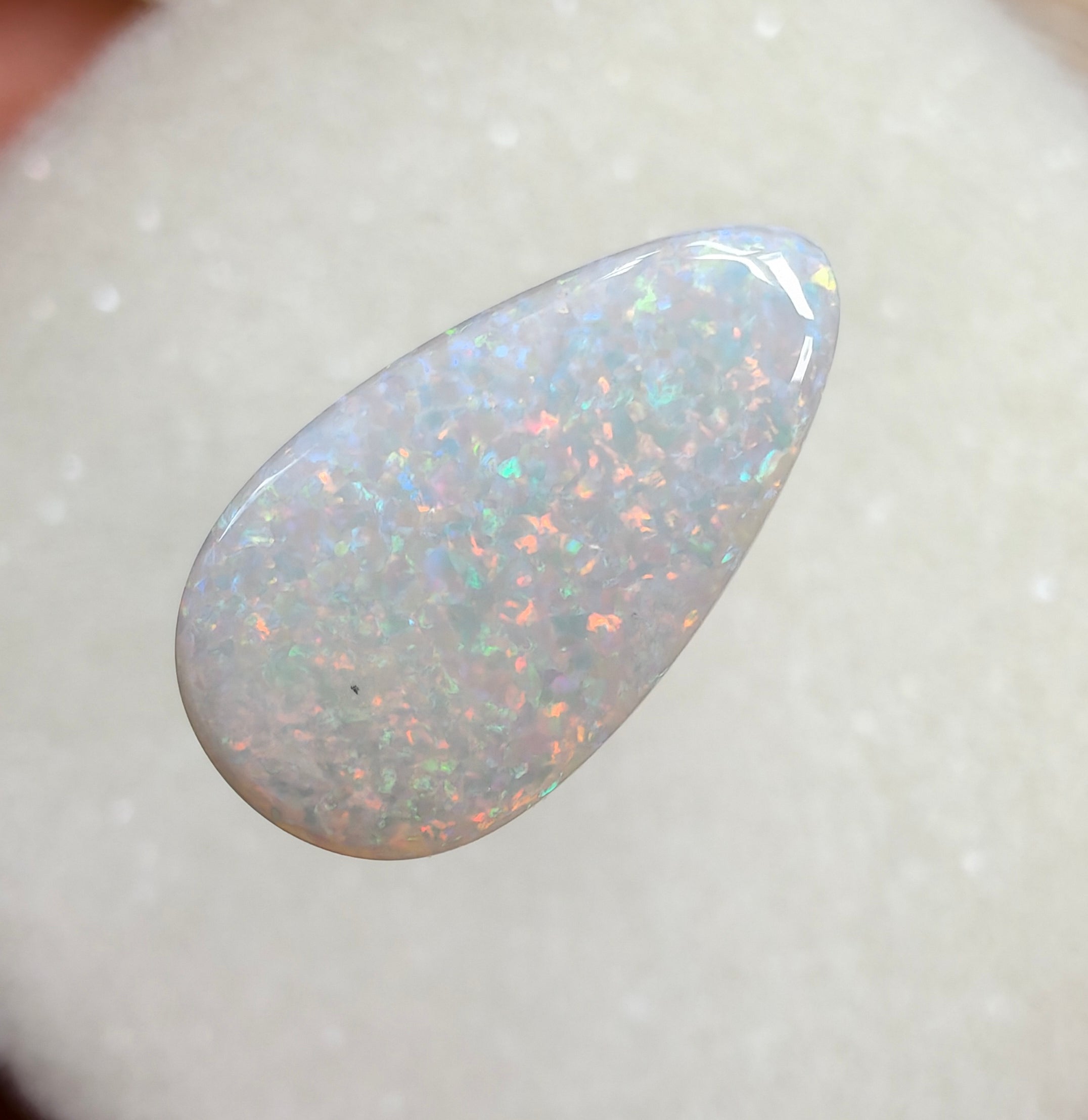 A966 - Brilliant & large drop cut white opal