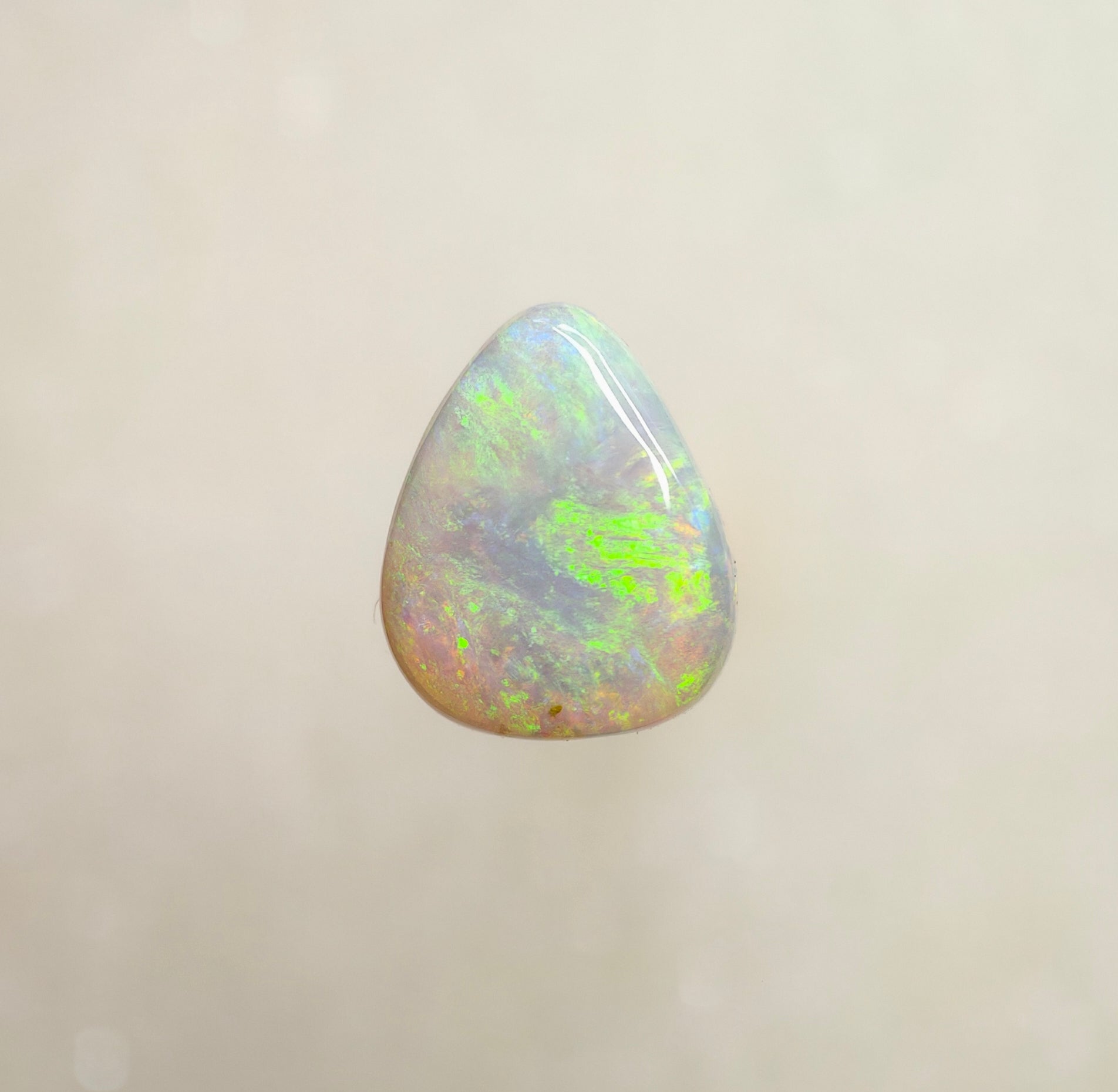 A976 - Gentle large drop cut green flash