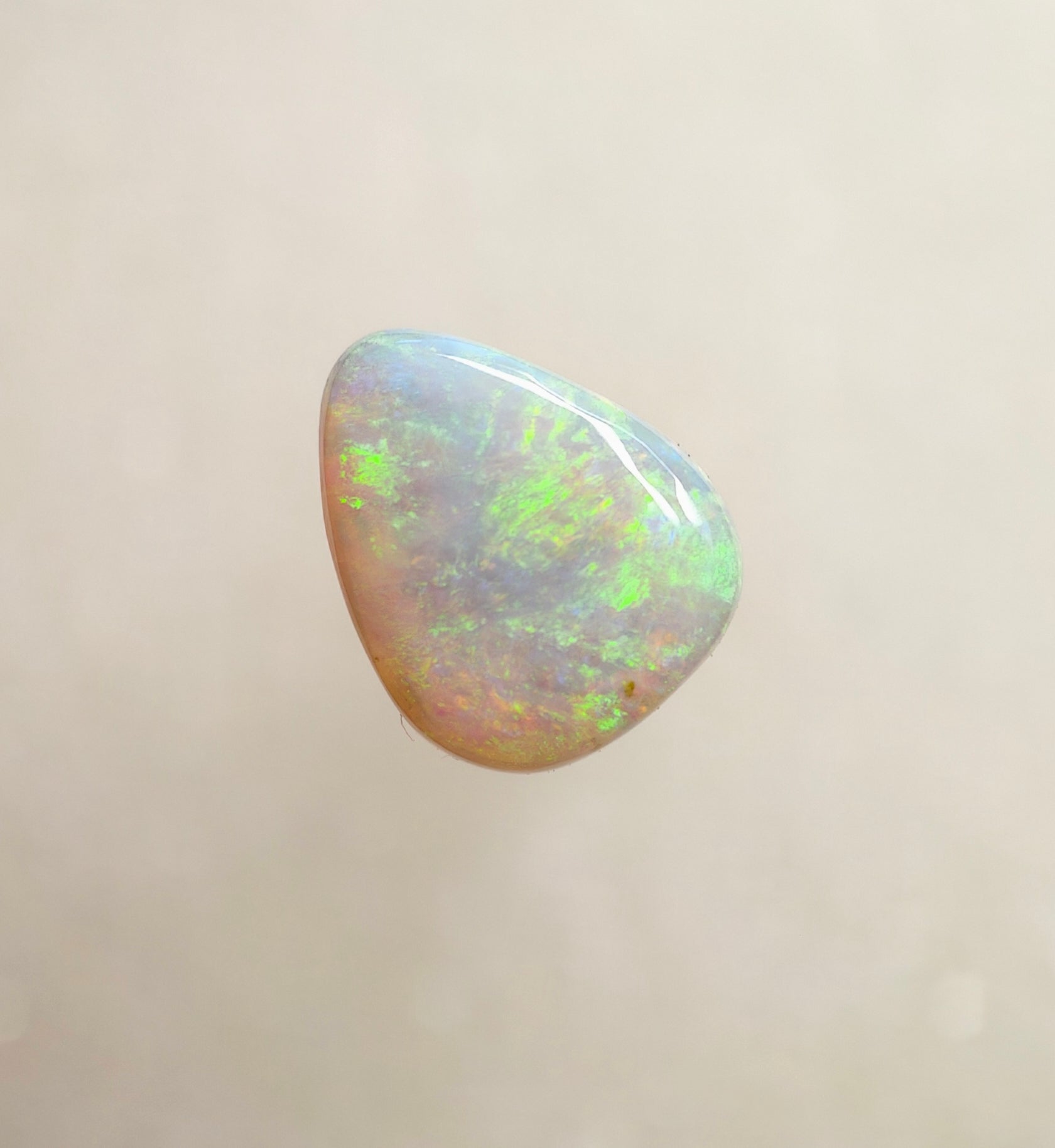 A976 - Gentle large drop cut green flash