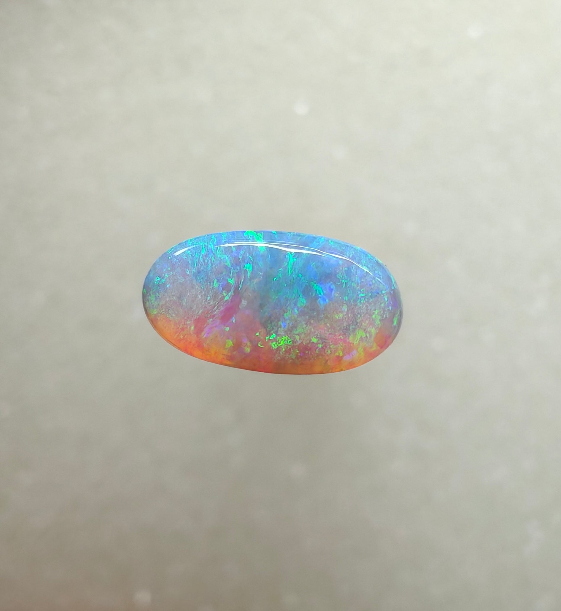 A985 - Oval cut crystal opal beauty