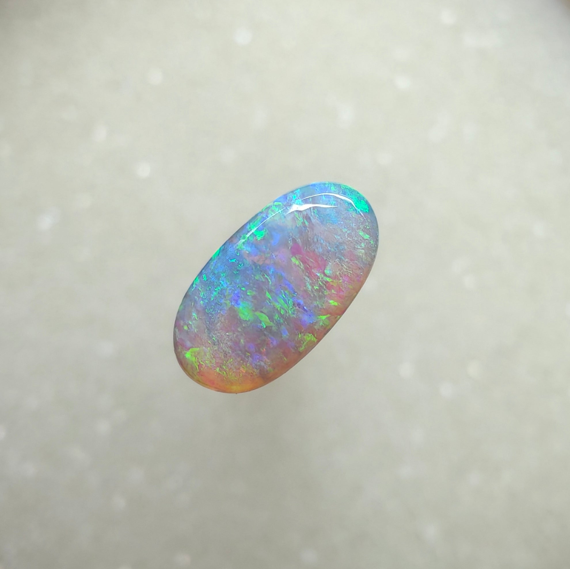 A985 - Oval cut crystal opal beauty