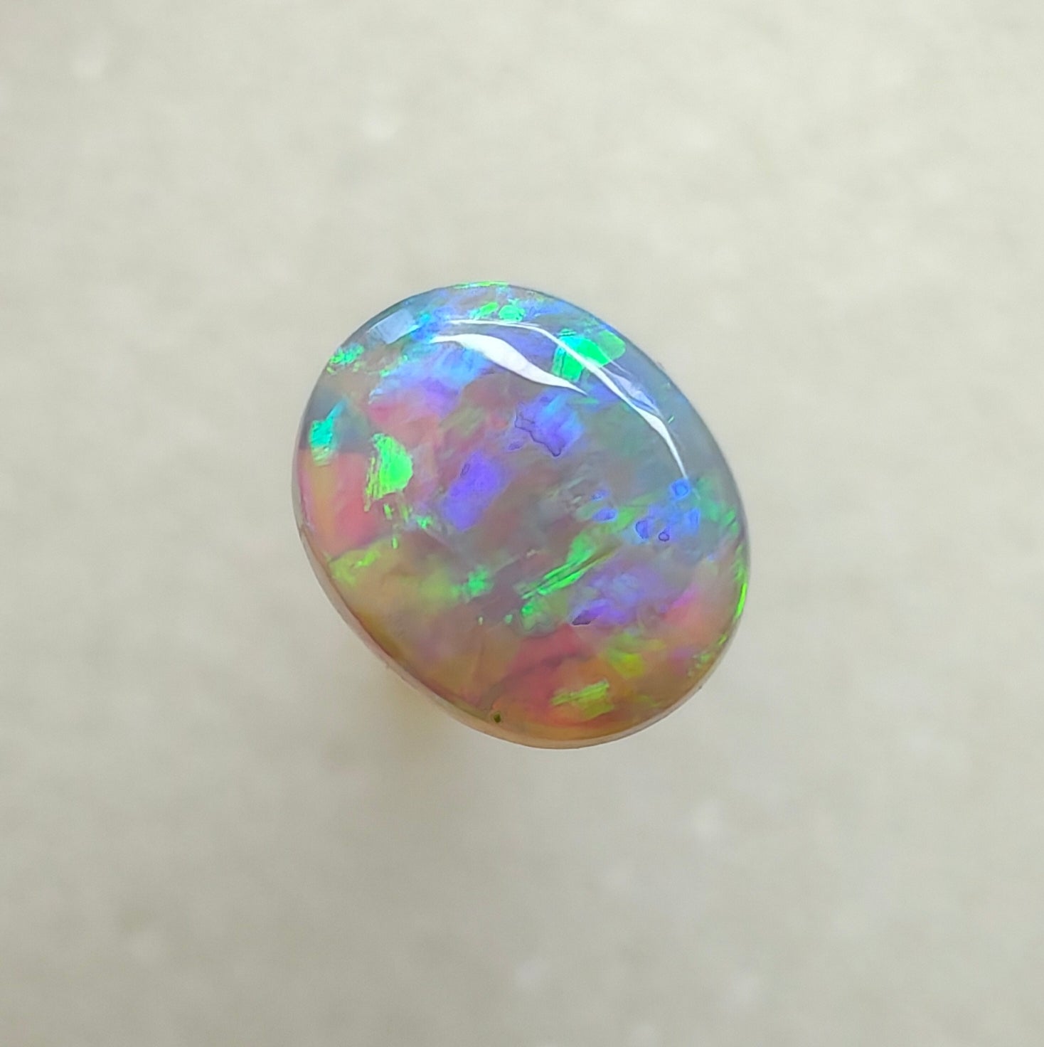 A988 - Bright brilliant 3D colour play crystal