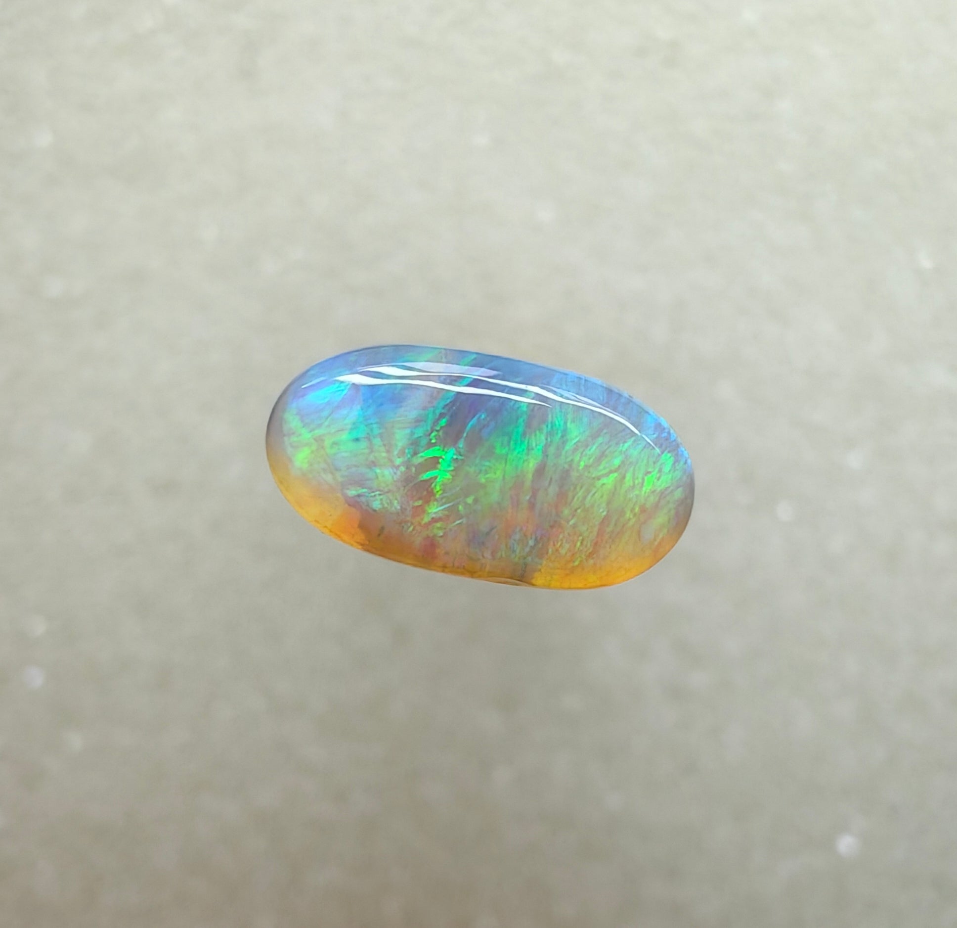 A989 - Bright rolling flash oval cab