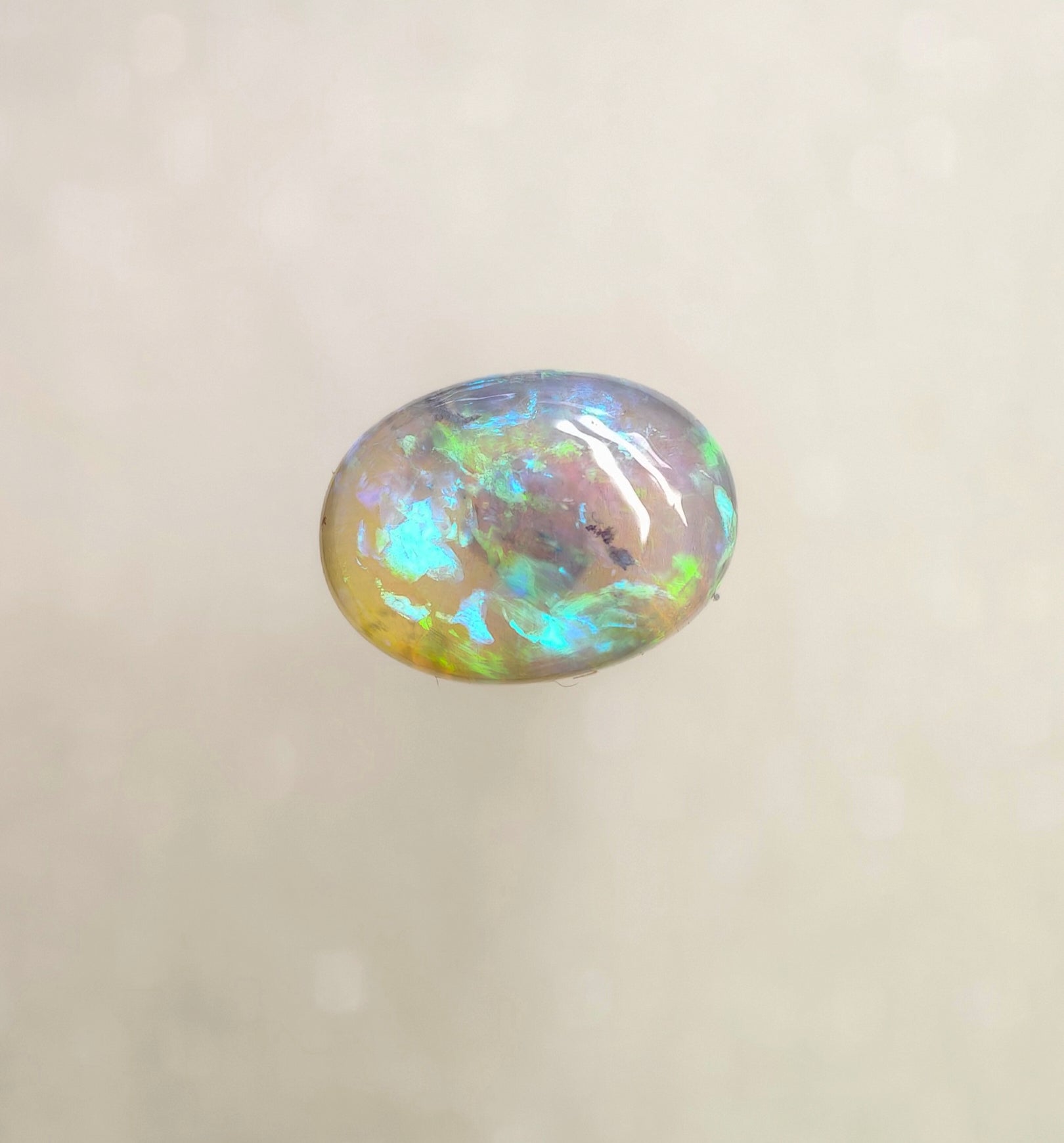 A990 - Beautiful cabochon crystal opal