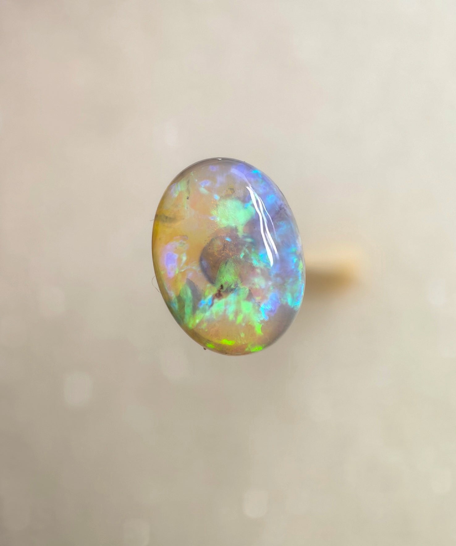 A990 - Beautiful cabochon crystal opal