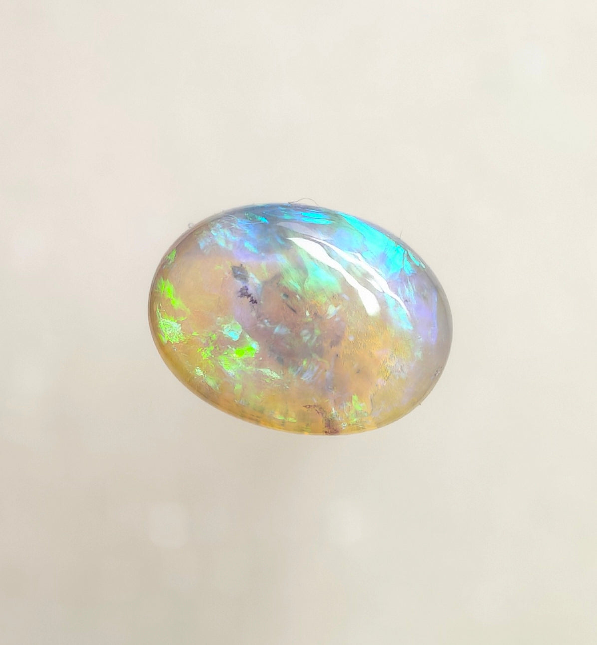 A990 - Beautiful cabochon crystal opal