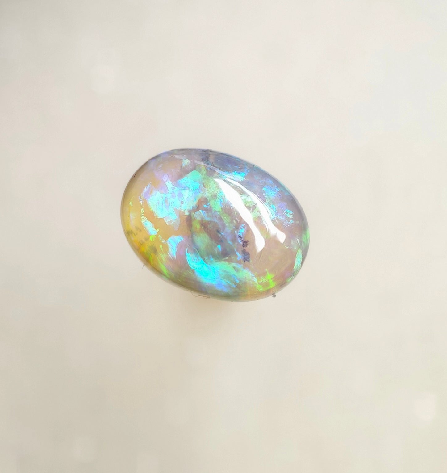 A990 - Beautiful cabochon crystal opal