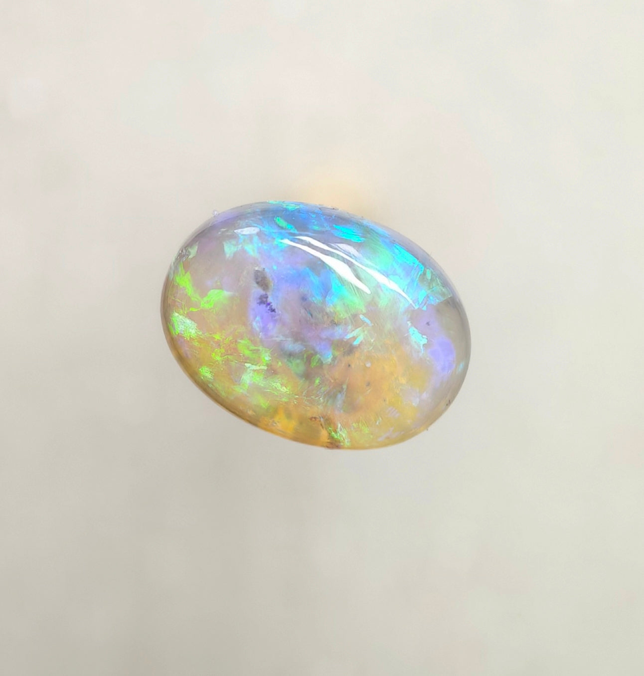 A990 - Beautiful cabochon crystal opal