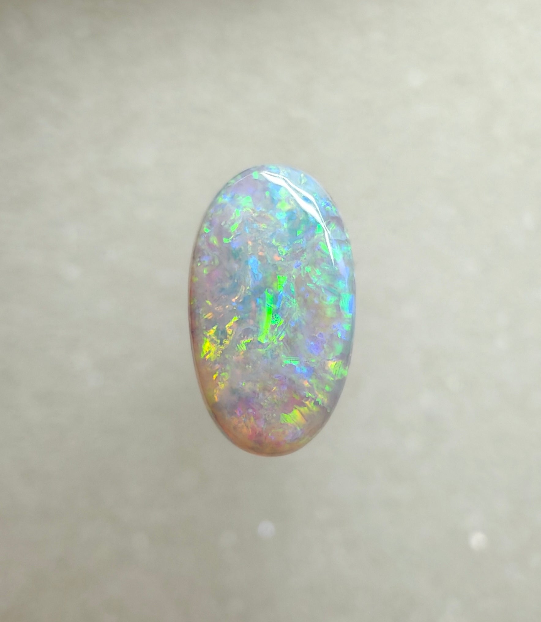 A1002 - Multicolour oval cut beauty