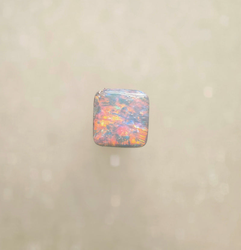 A1019 - Cushion cut pearl white red flash