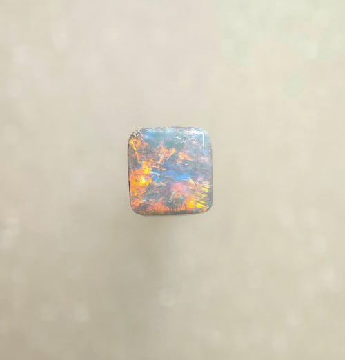 A1019 - Cushion cut pearl white red flash