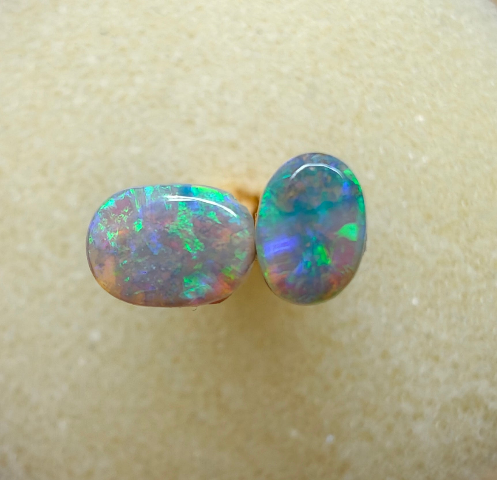 A1023 - Bright green ring stones