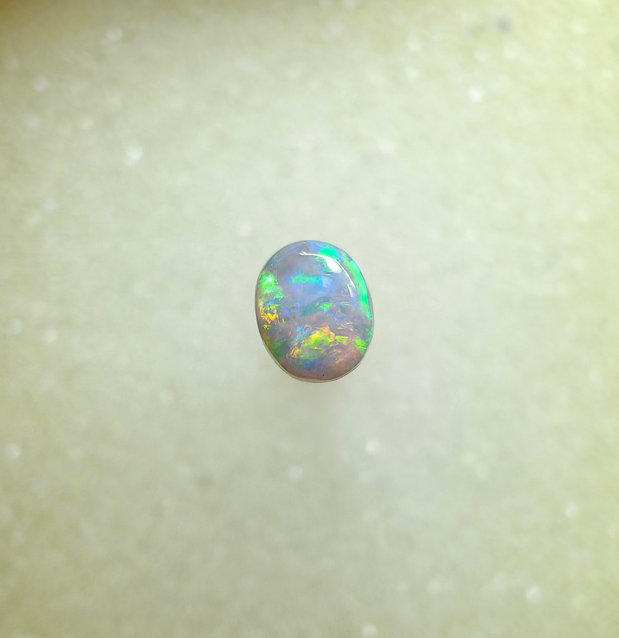 A1041 - Little flashy ring stone beauty