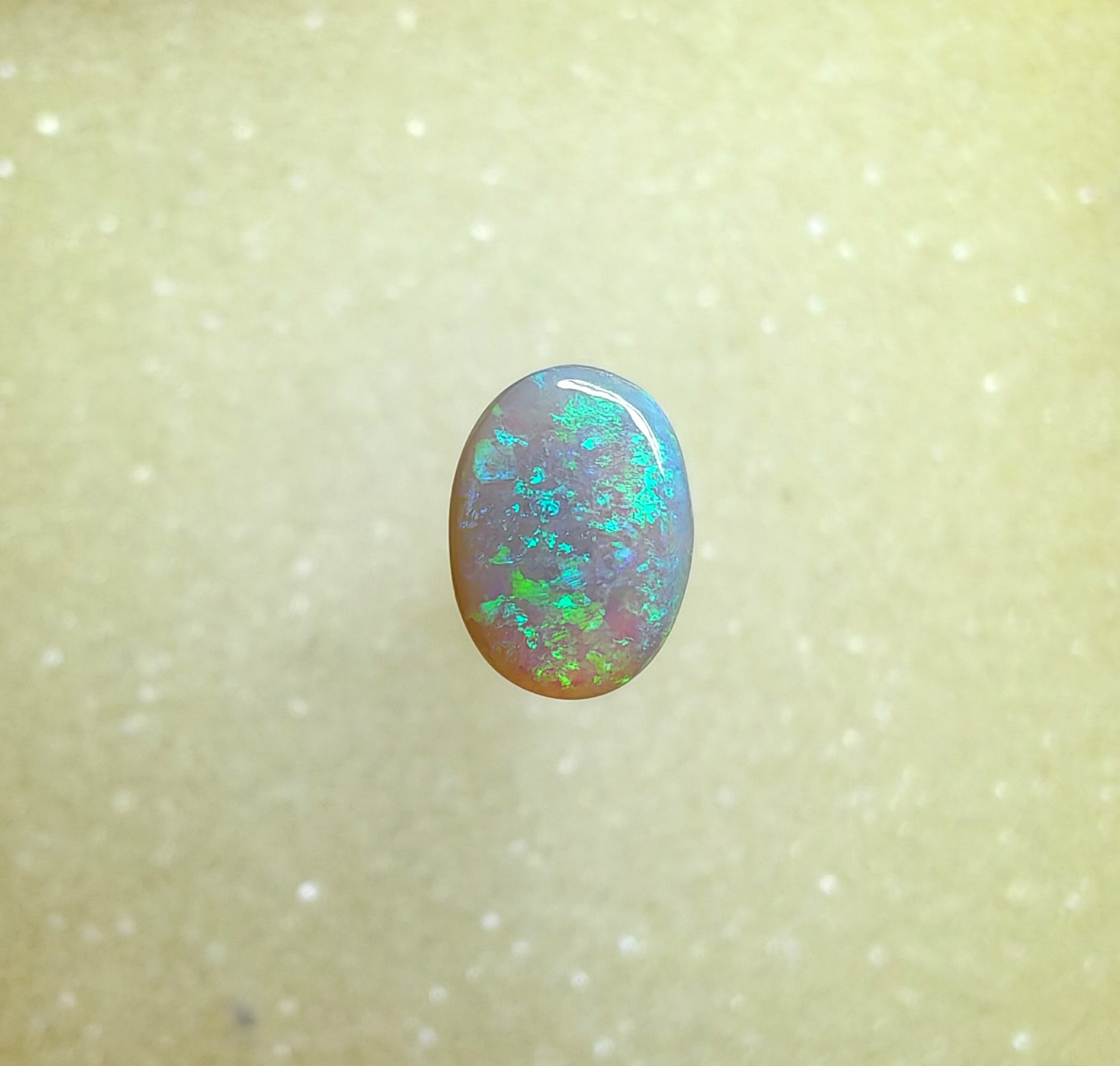 A1047 - Stunning bright green sparkle