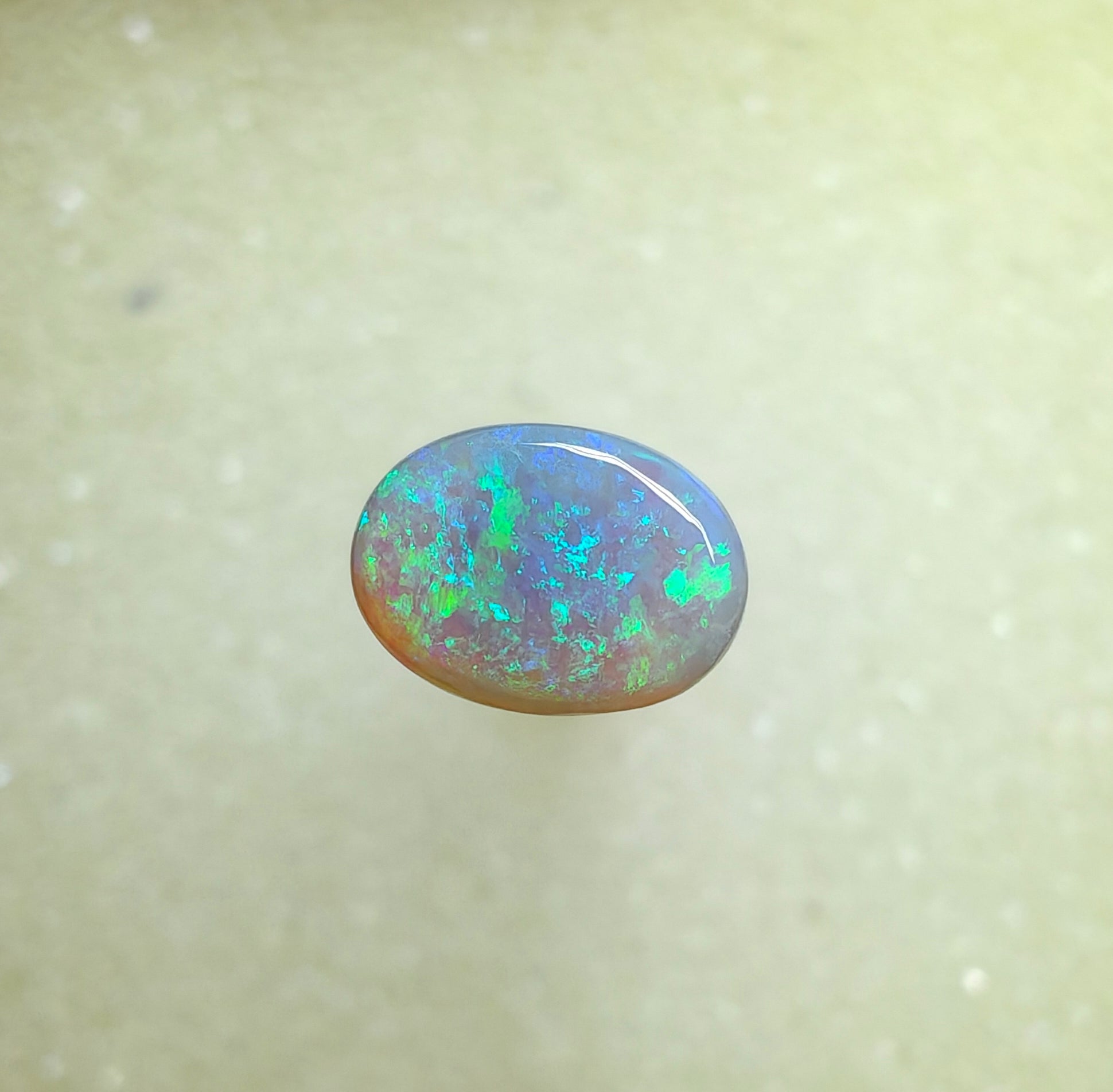 A1047 - Stunning bright green sparkle