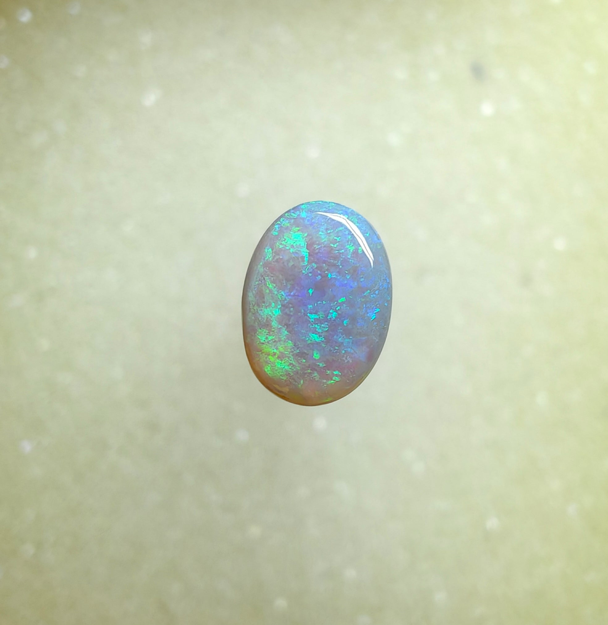 A1047 - Stunning bright green sparkle