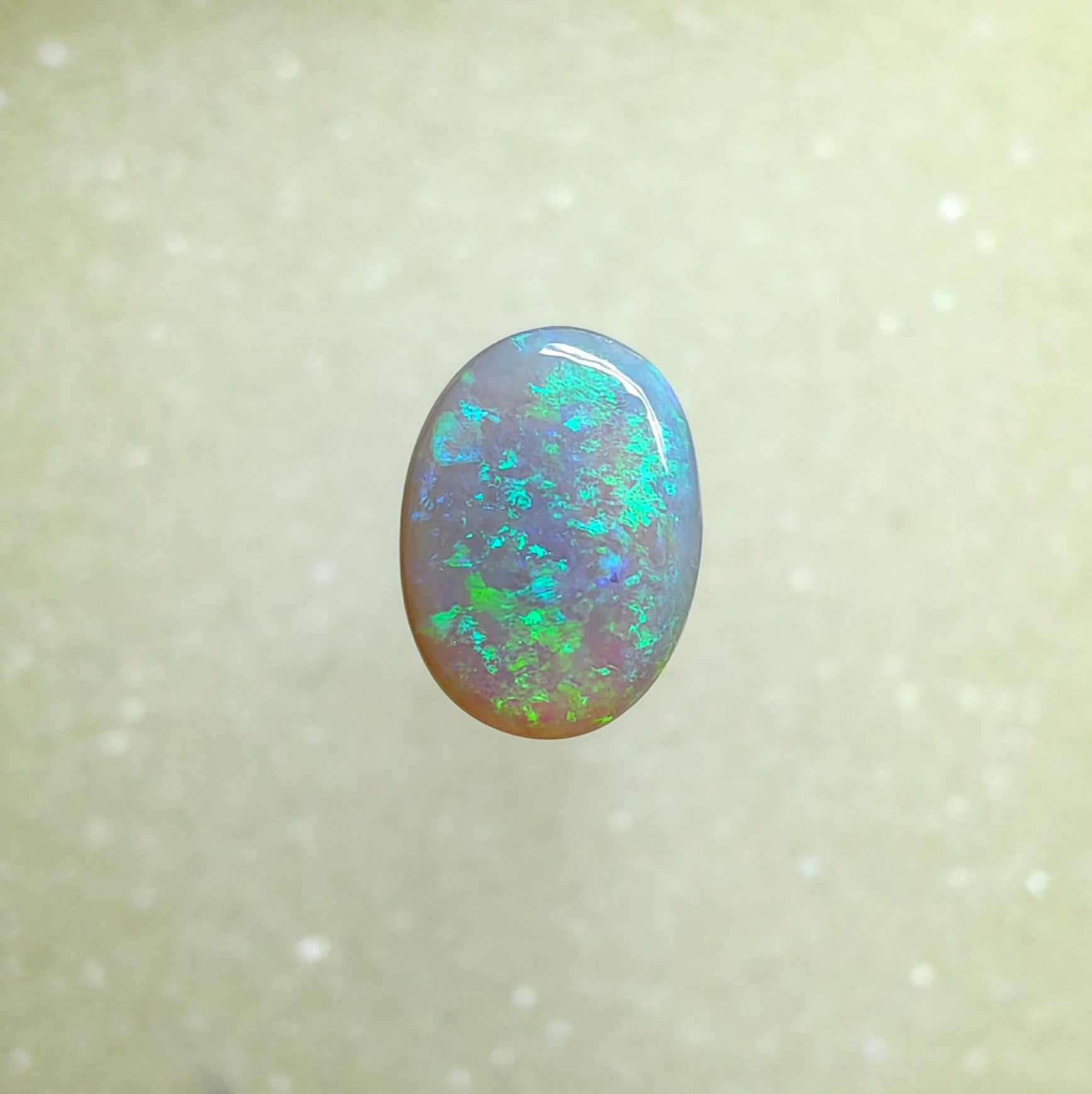 A1047 - Stunning bright green sparkle