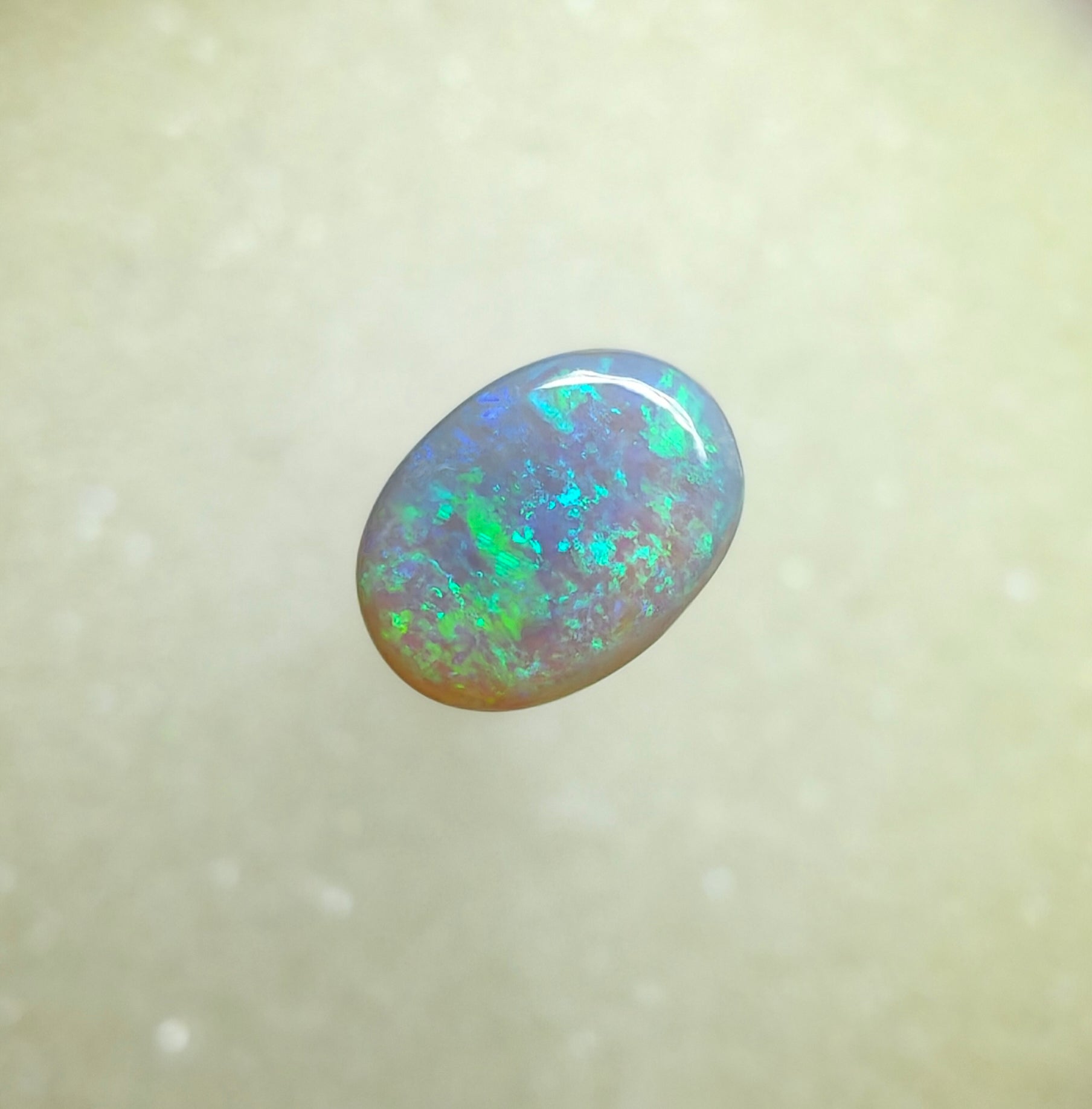 A1047 - Stunning bright green sparkle