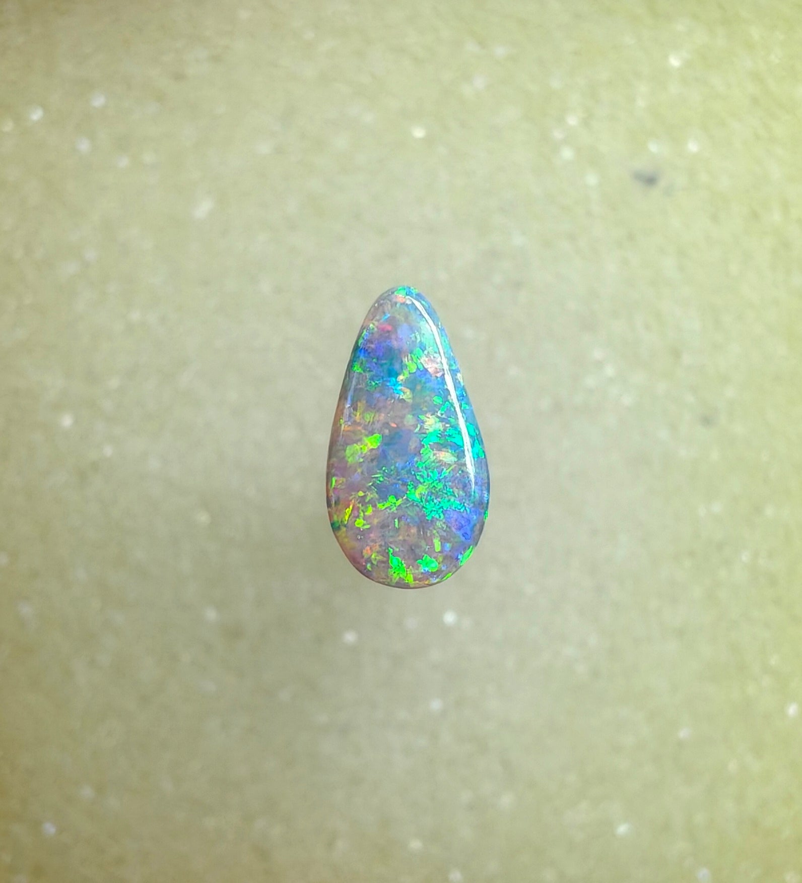 A1049 - Stunning drop cut sparkle
