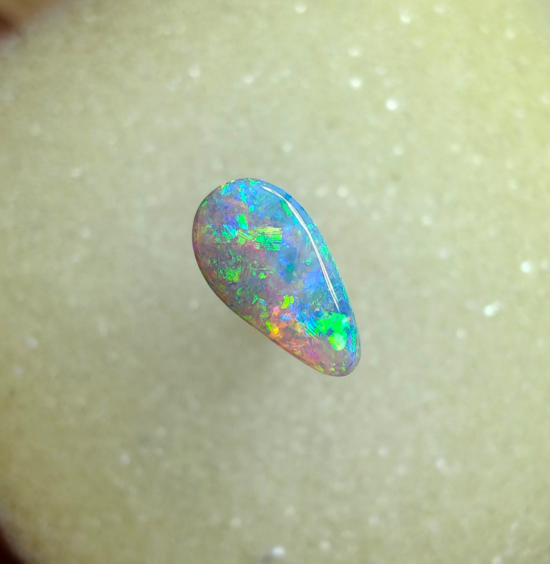 A1049 - Stunning drop cut sparkle