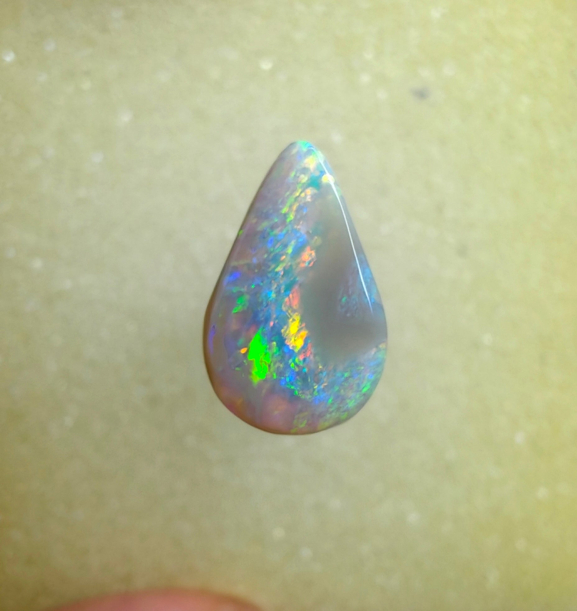 A1050 - Large drop cut picture stone