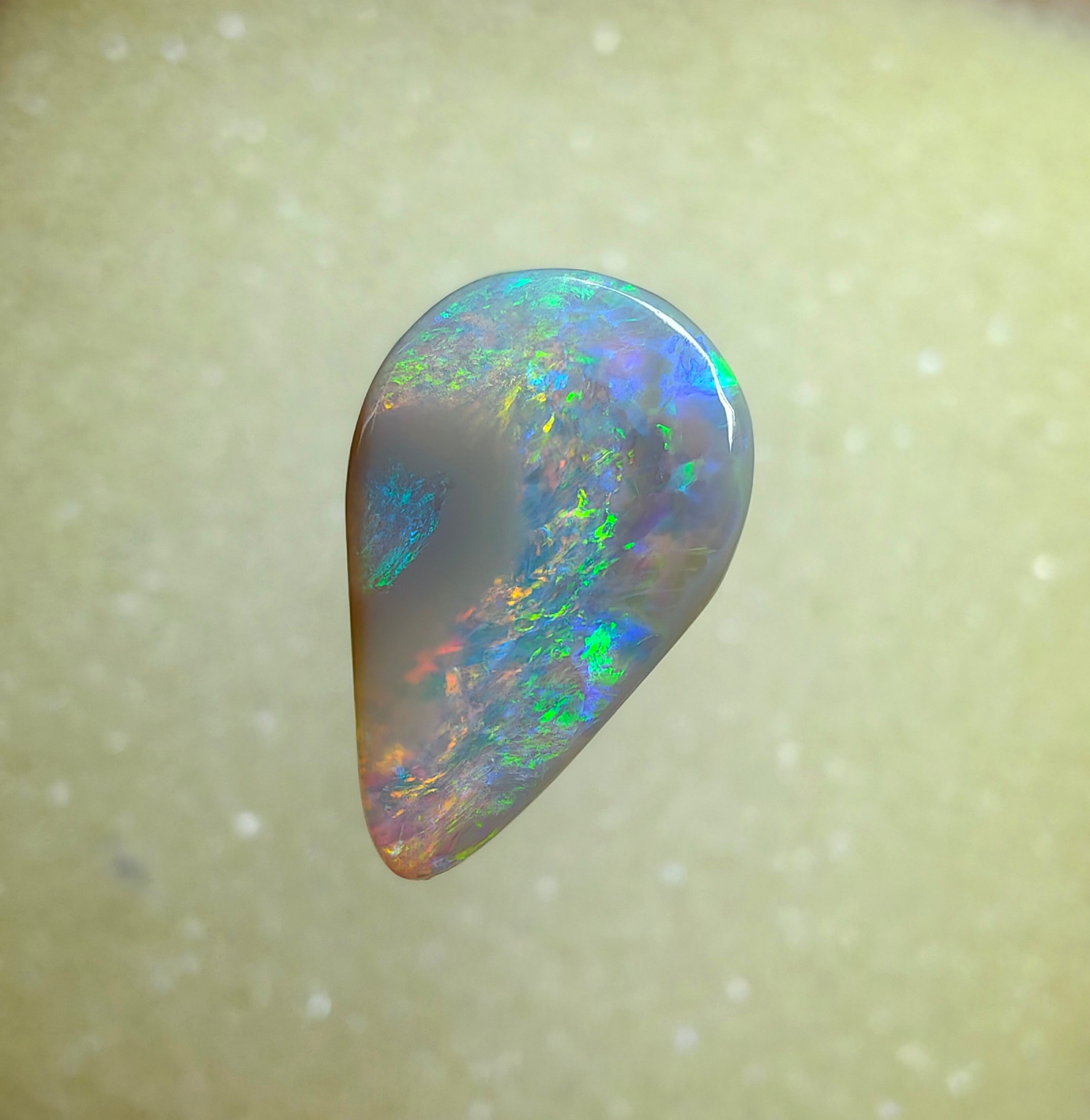 A1050 - Large drop cut picture stone