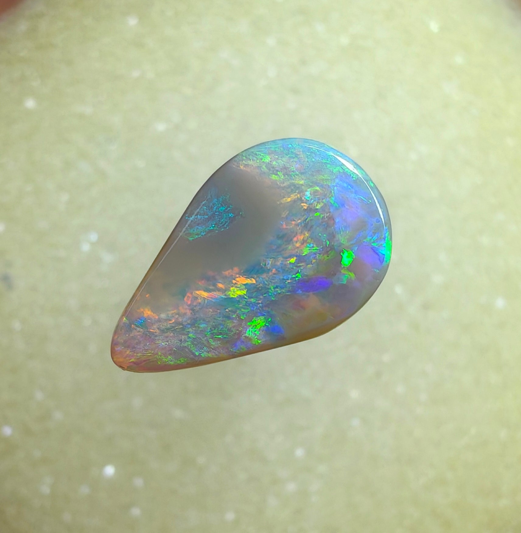 A1050 - Large drop cut picture stone