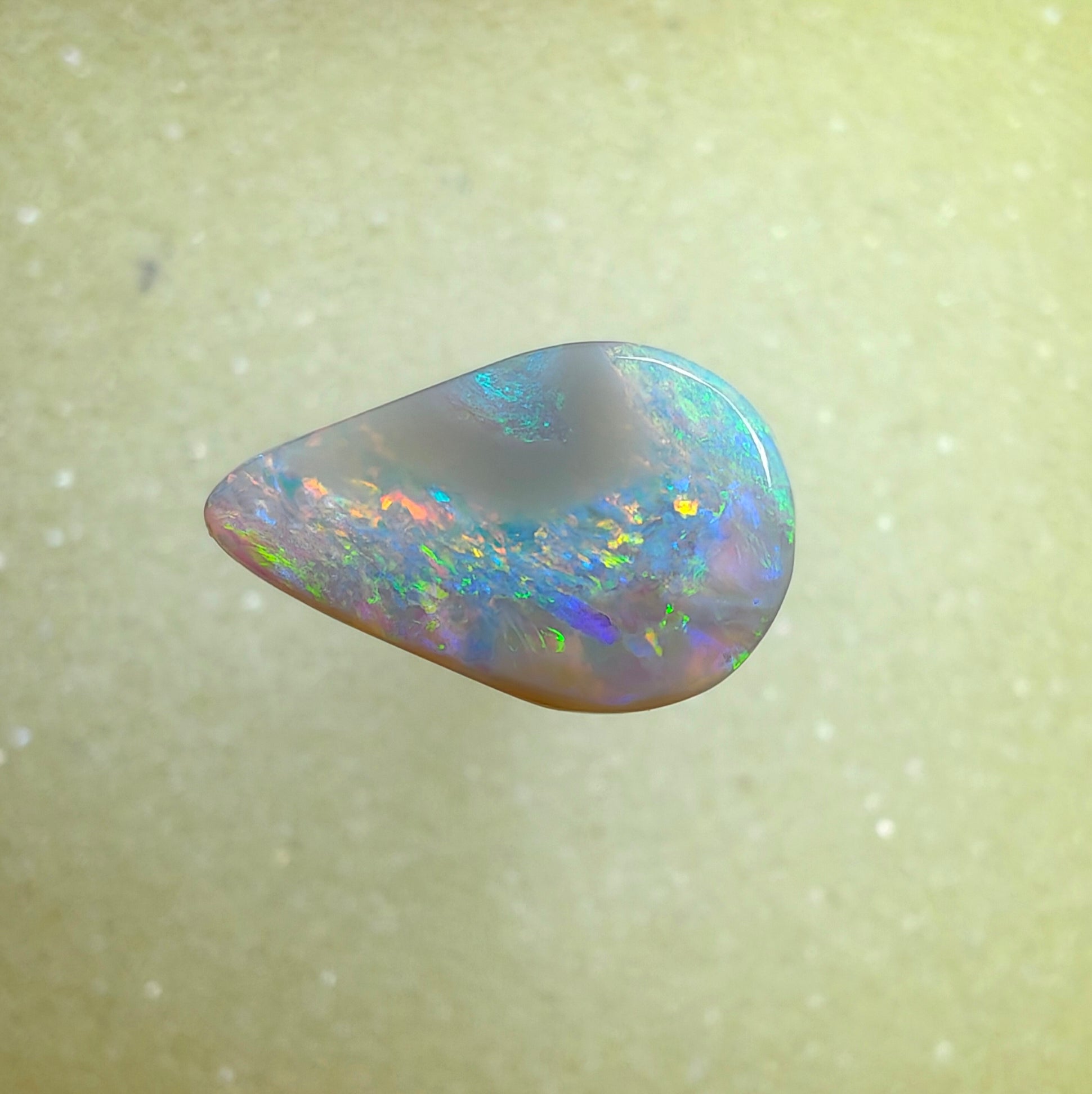 A1050 - Large drop cut picture stone