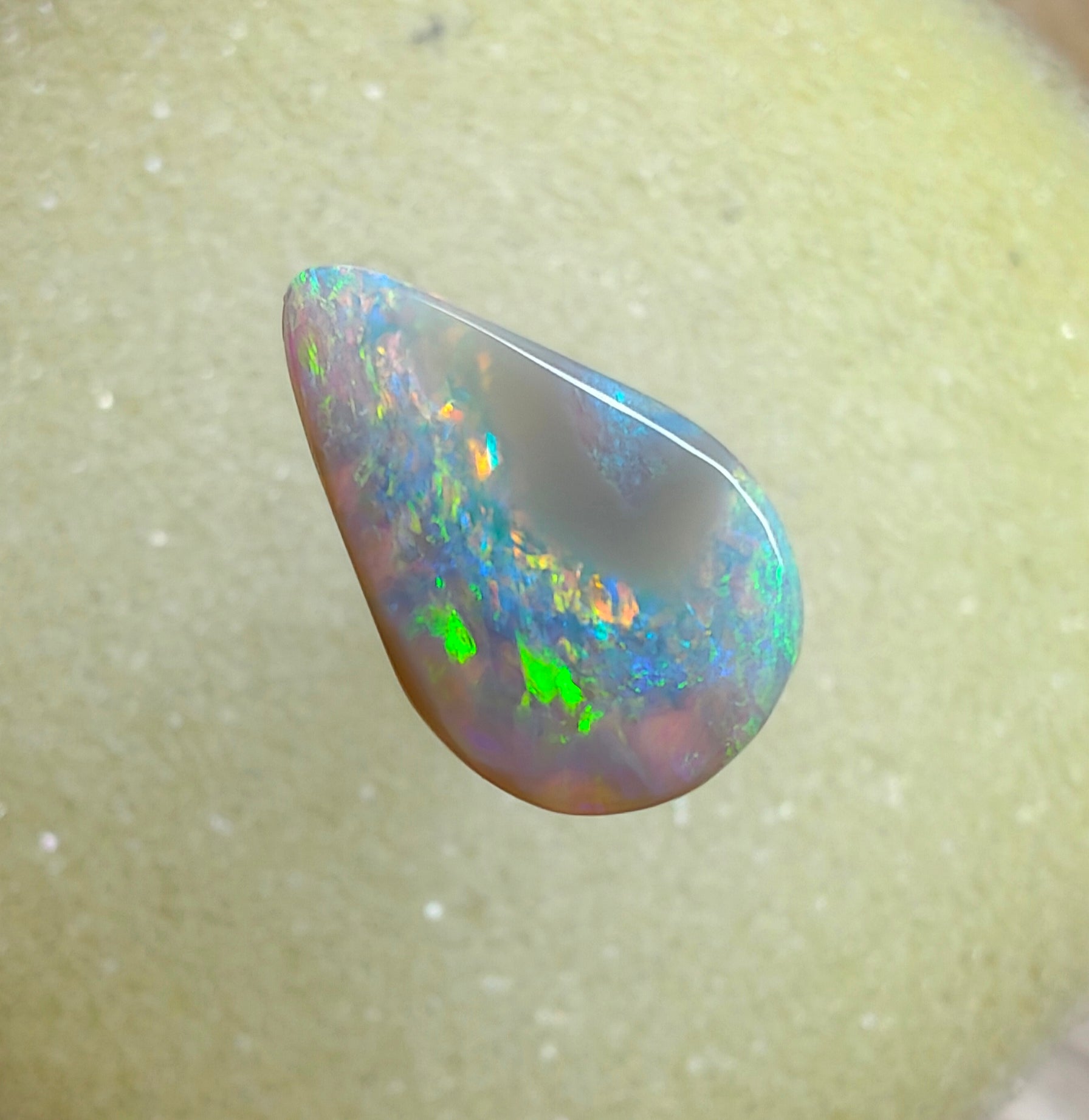 A1050 - Large drop cut picture stone