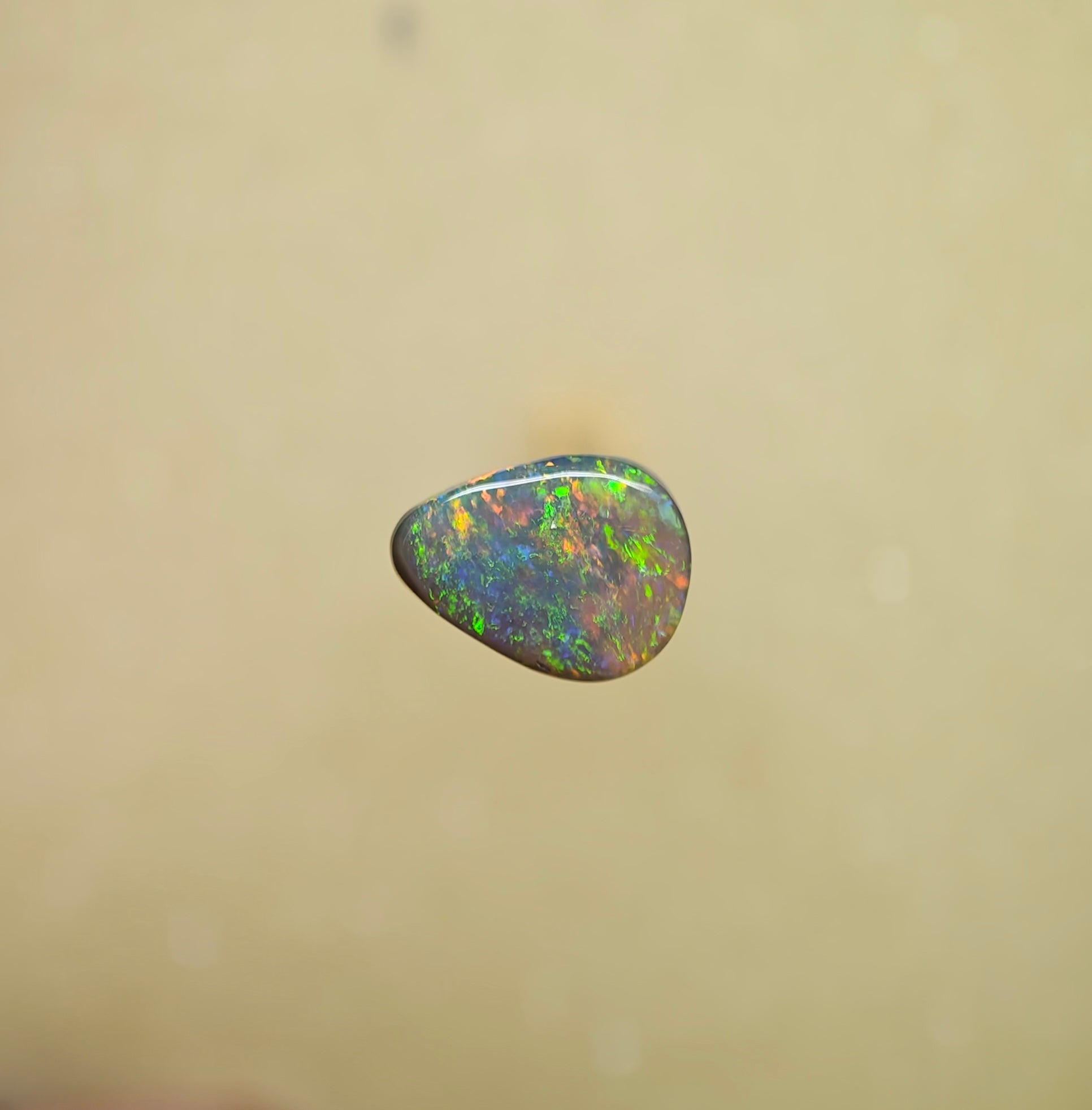 A1055 - Drop cut ring stone beauty