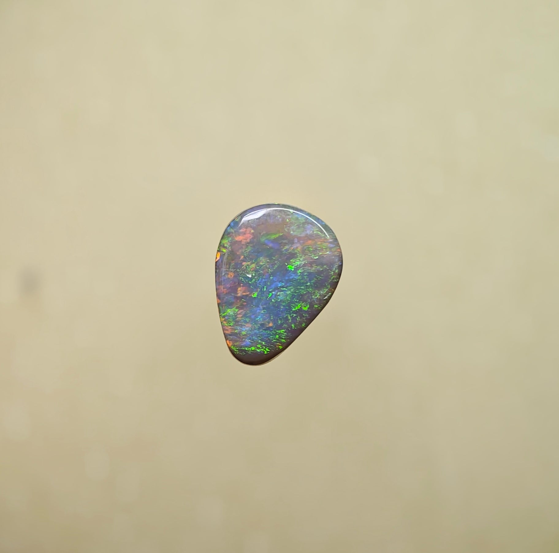 A1055 - Drop cut ring stone beauty