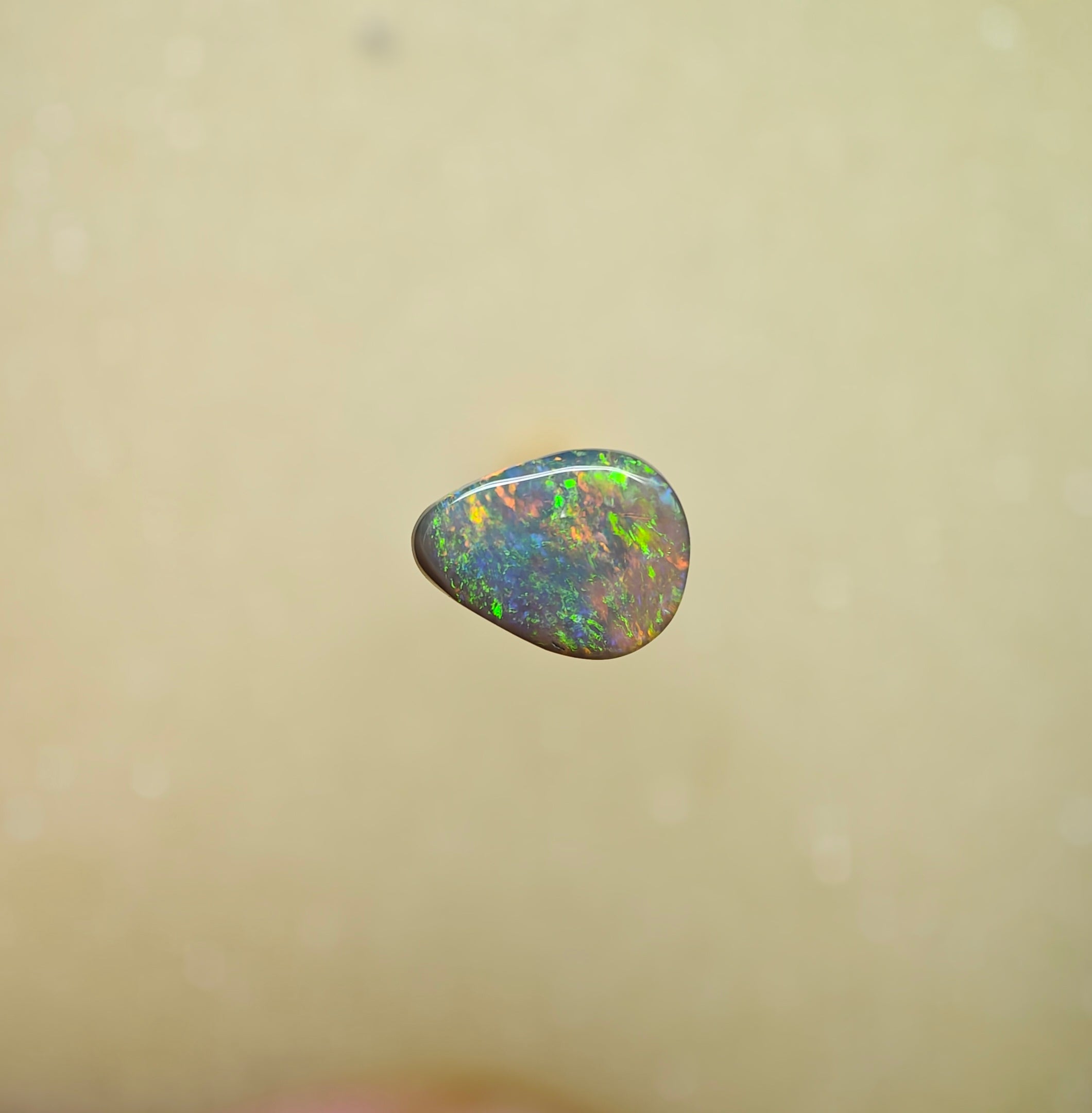 A1055 - Drop cut ring stone beauty
