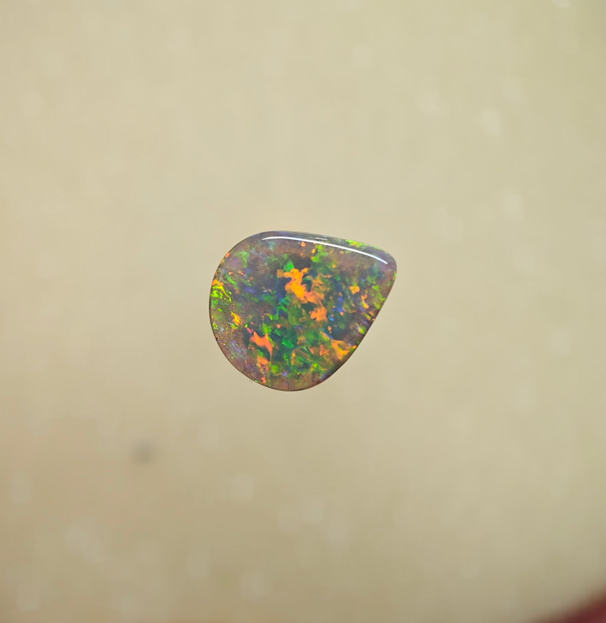 A1060 - Drop cut bright dark opal