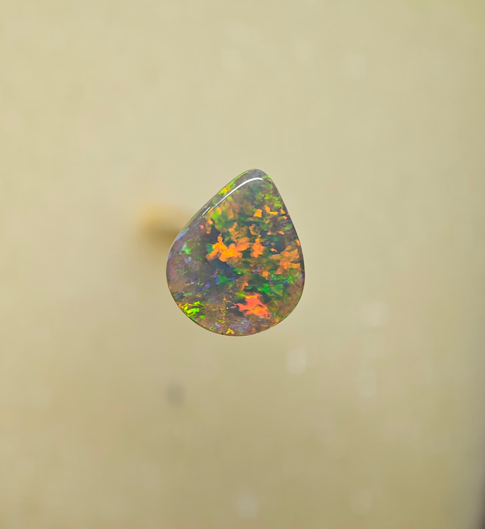 A1060 - Drop cut bright dark opal