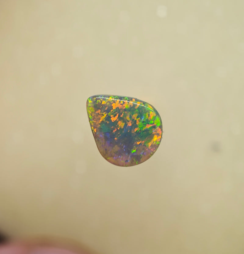 A1060 - Drop cut bright dark opal