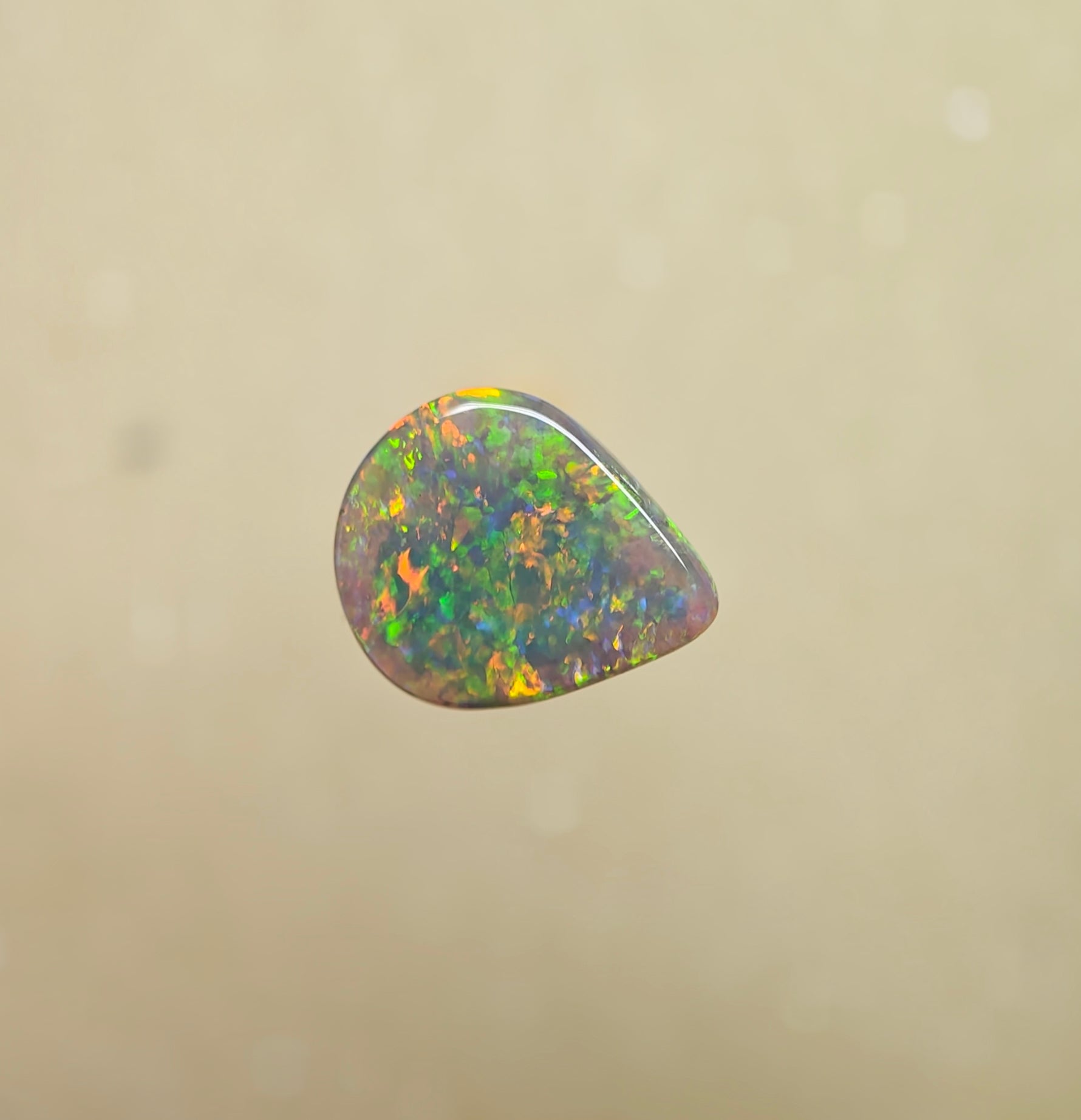 A1060 - Drop cut bright dark opal