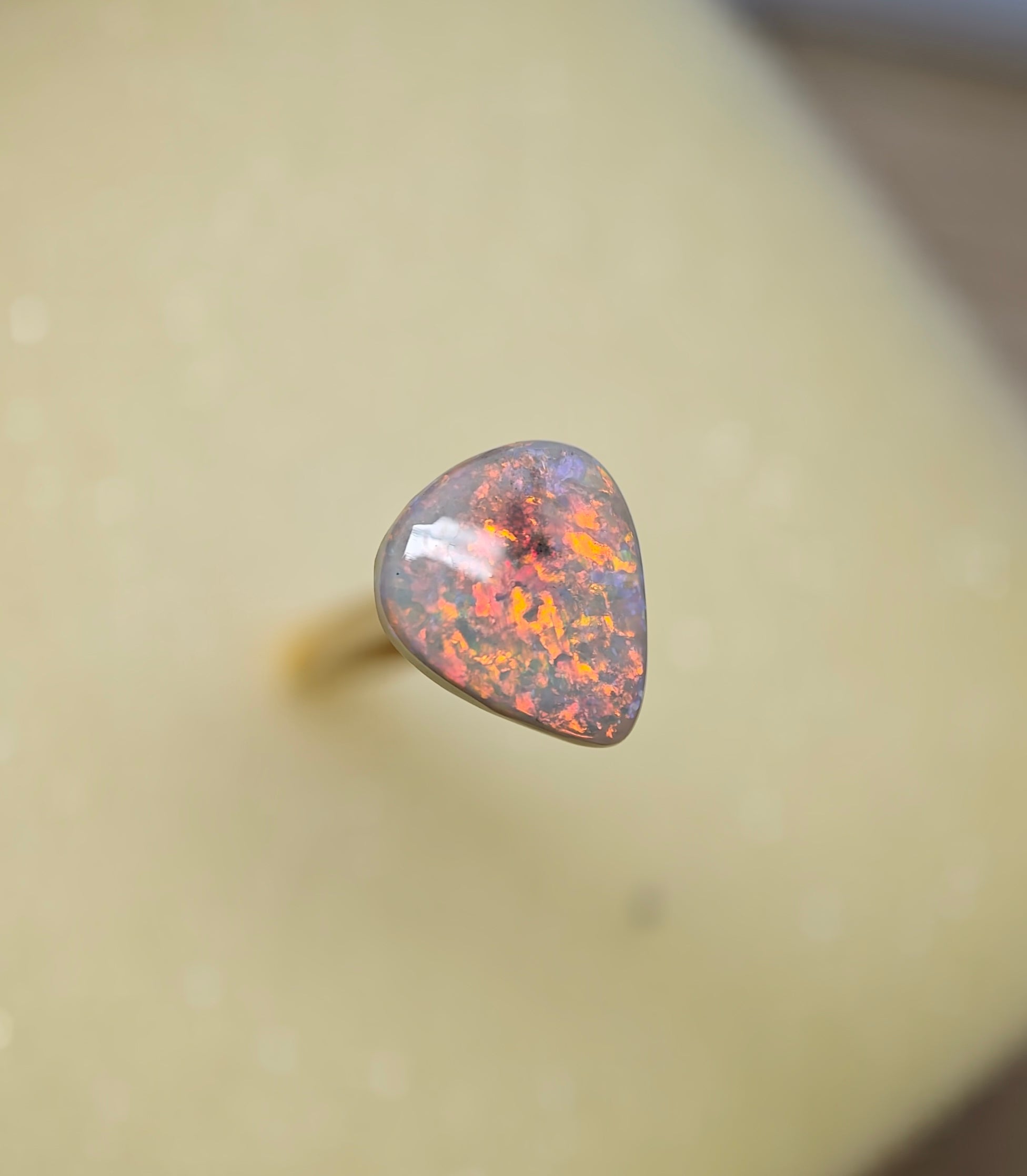 A1061 - Bright fiery drop cut