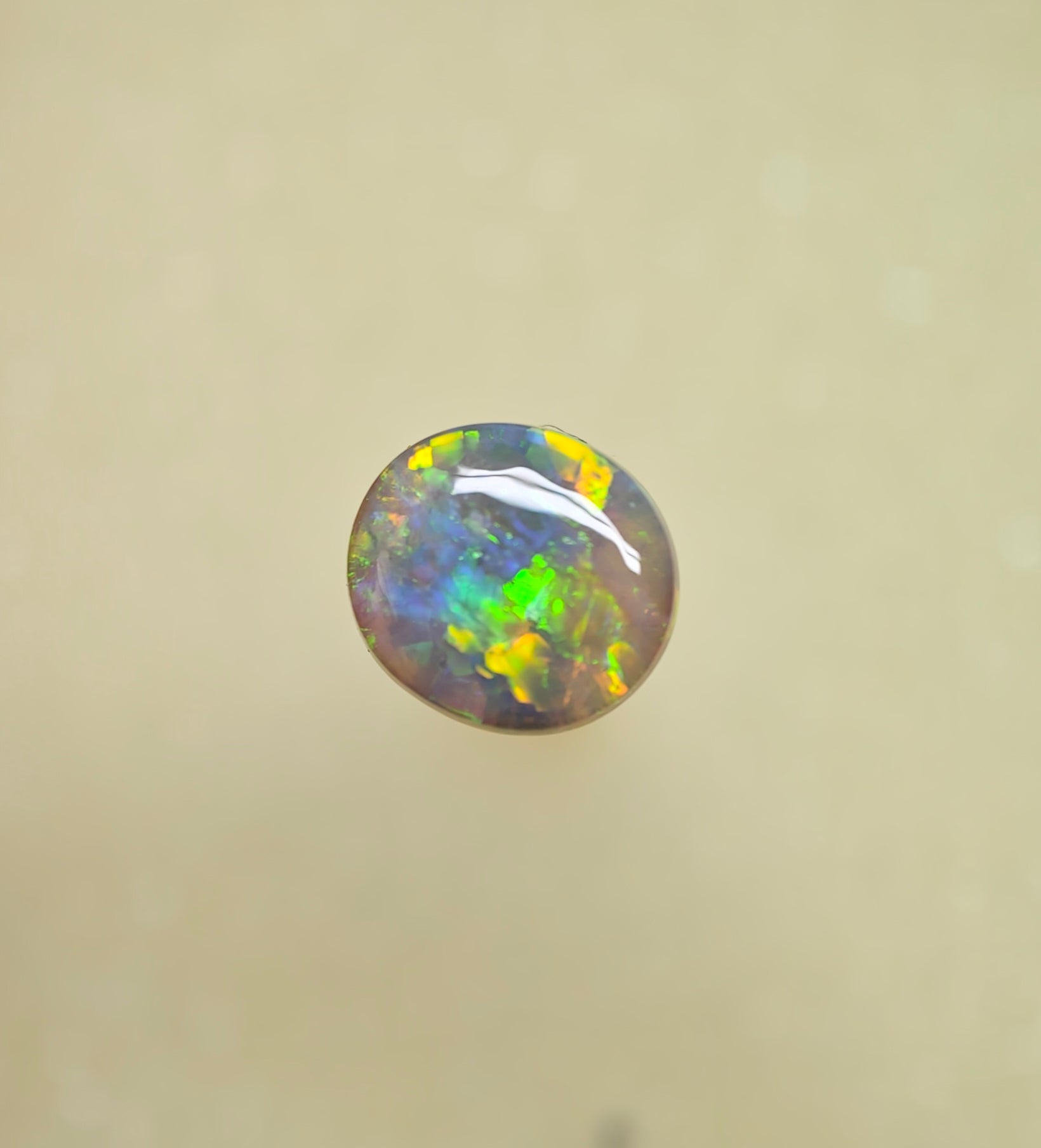 A1062 - Bright round cut crystal beauty