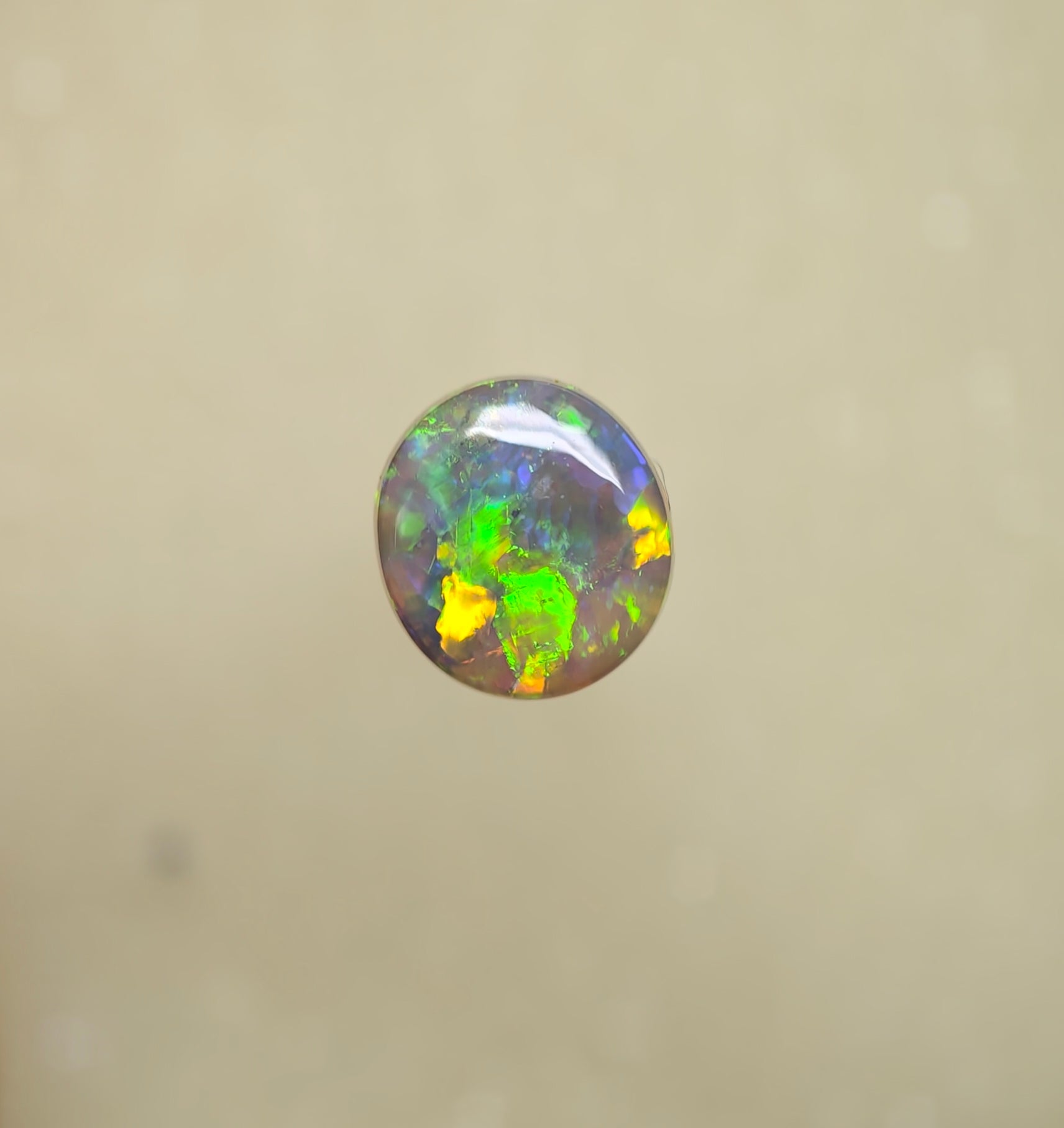 A1062 - Bright round cut crystal beauty