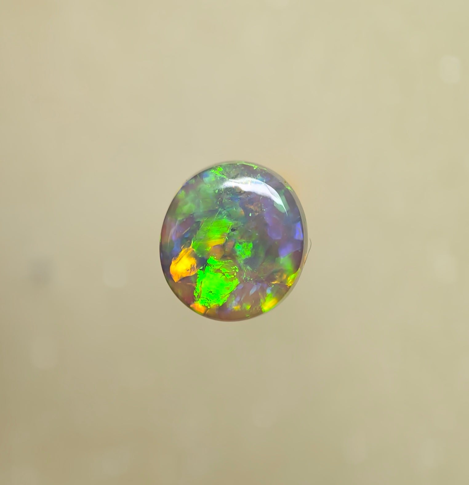A1062 - Bright round cut crystal beauty